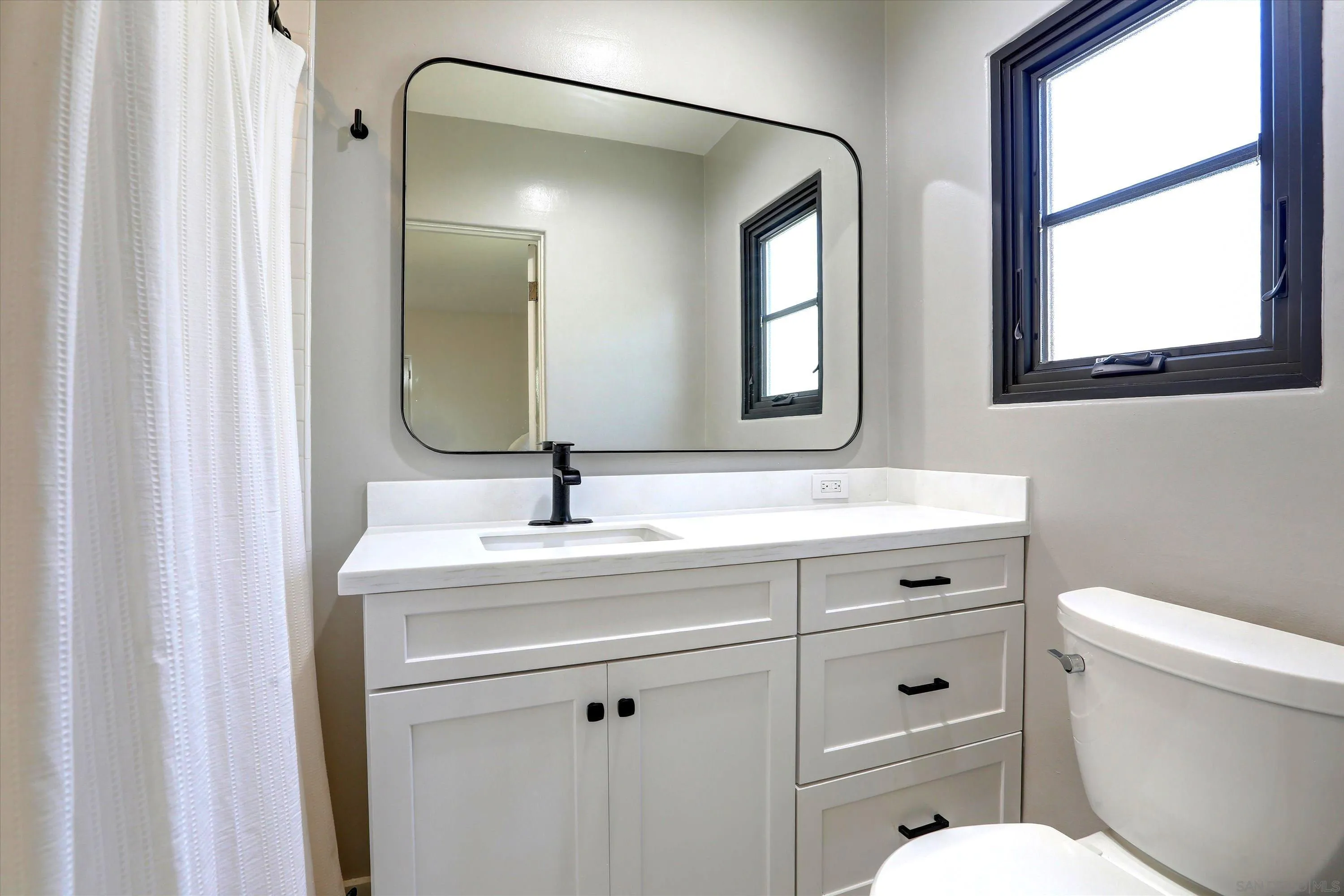 https://cdn.realtyfeed.com/cdn/127/260004585/4b220857e27bbf8bc687ec8e3996dbc0.webp