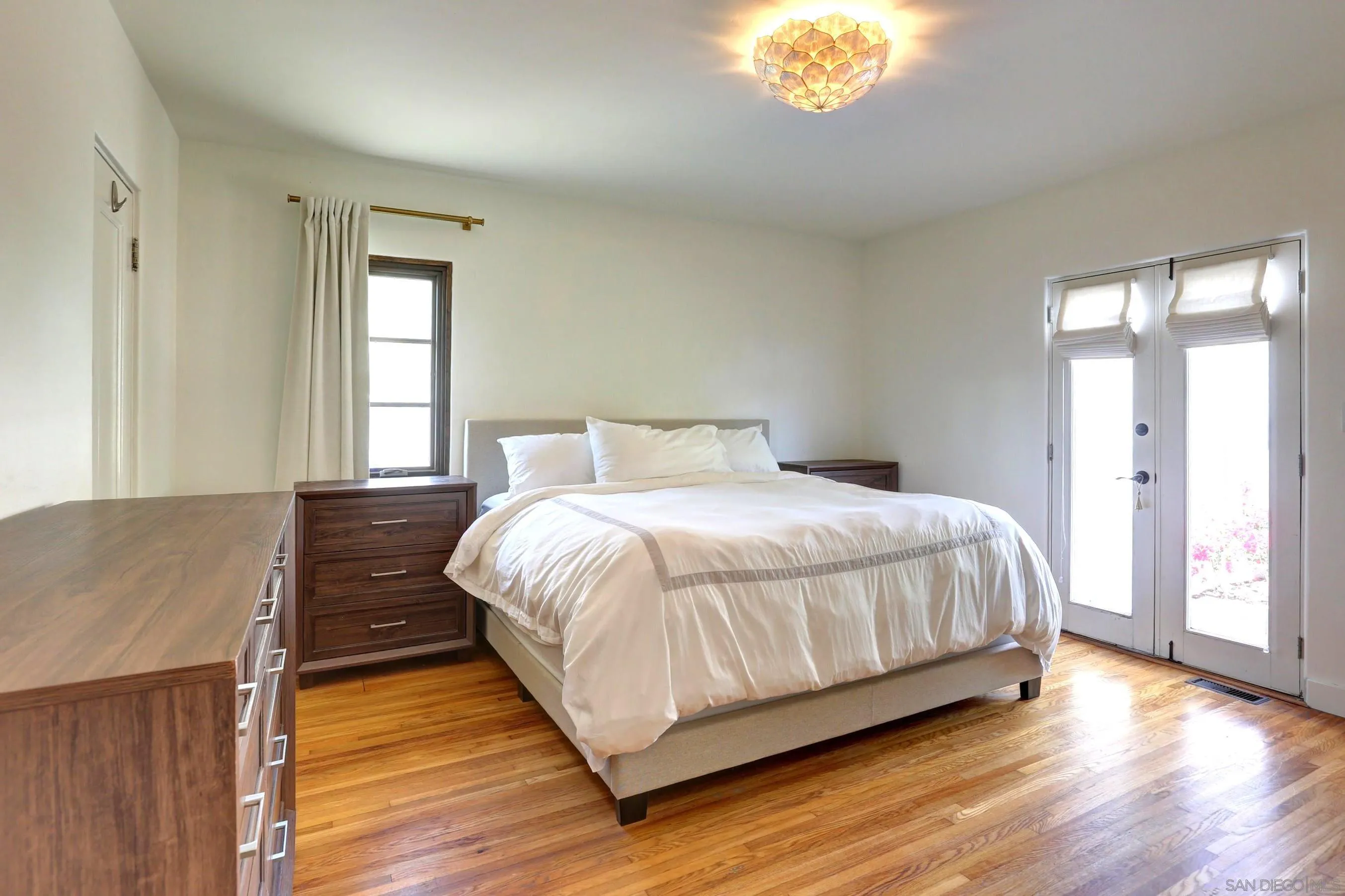 https://cdn.realtyfeed.com/cdn/127/260004585/4d47c40640906bf4bb176230bf195439.webp