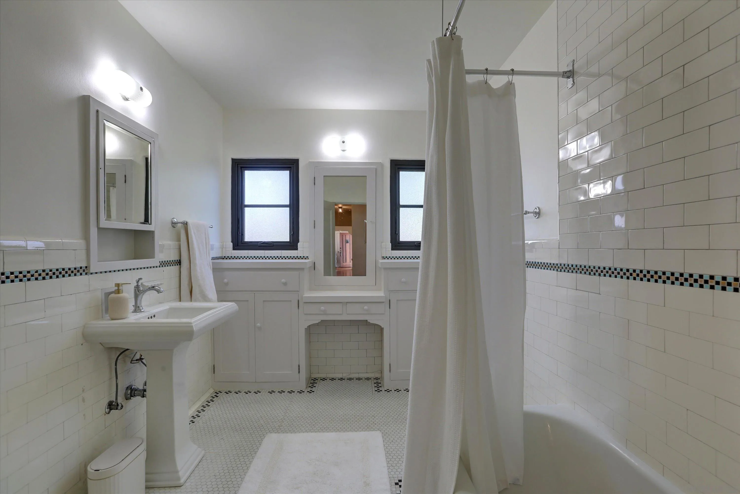 https://cdn.realtyfeed.com/cdn/127/260004585/5314363f7886dd41b10b2bbcc3ae5f80.webp