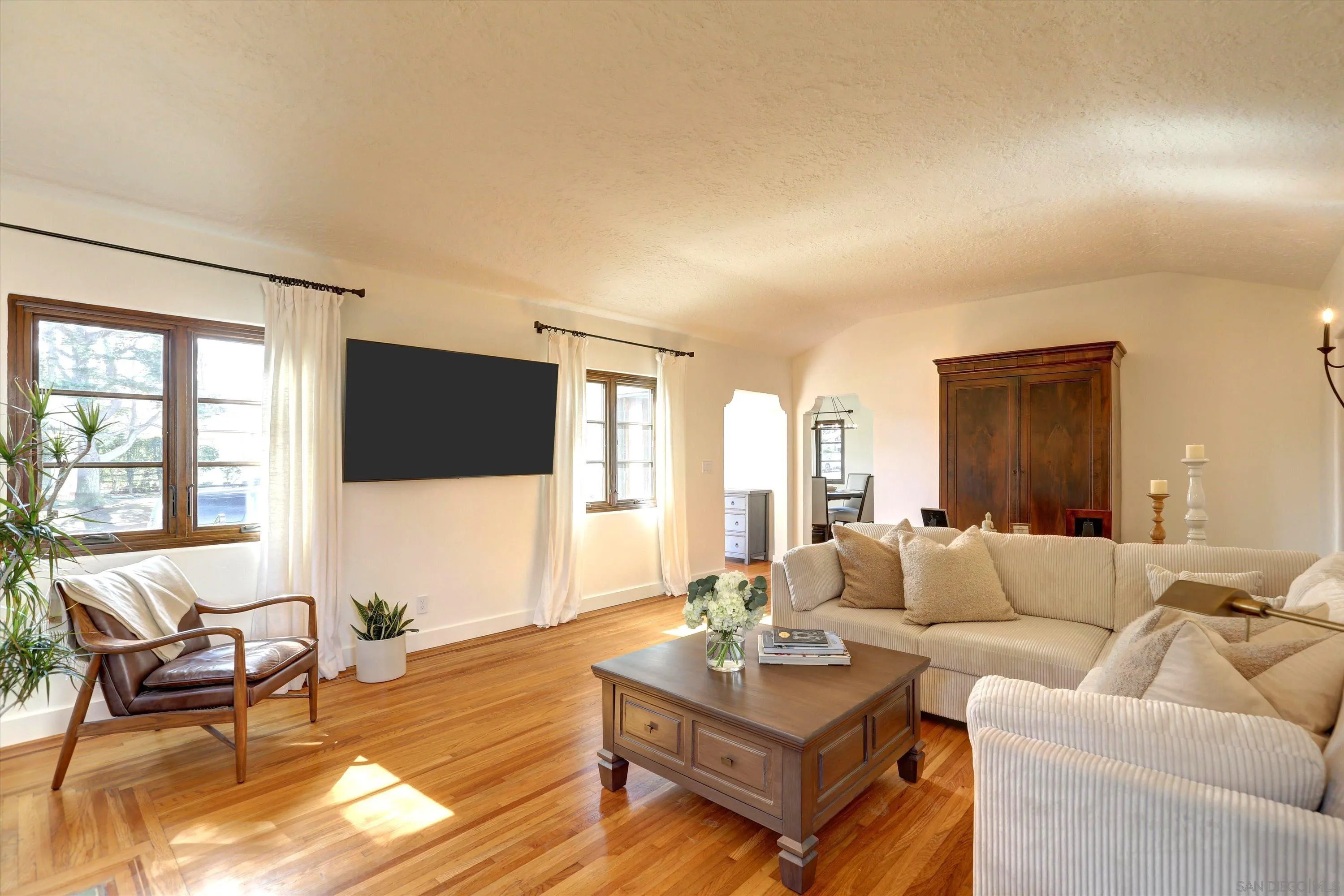 https://cdn.realtyfeed.com/cdn/127/260004585/5e017f97b2e063c0755f6c7720686725.webp