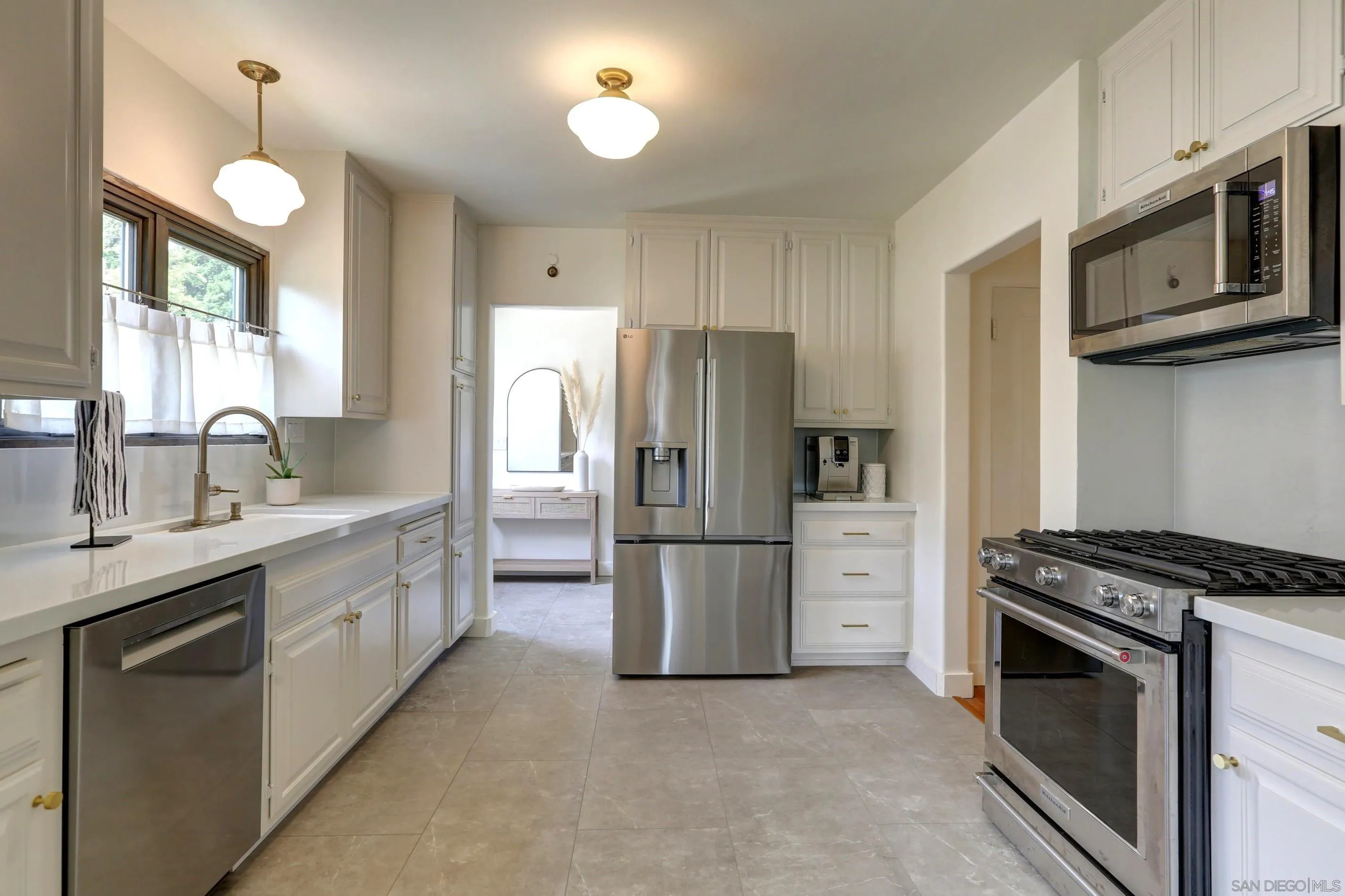 https://cdn.realtyfeed.com/cdn/127/260004585/7f16b65661ba14a6aa2f0eb40104b3e5.webp