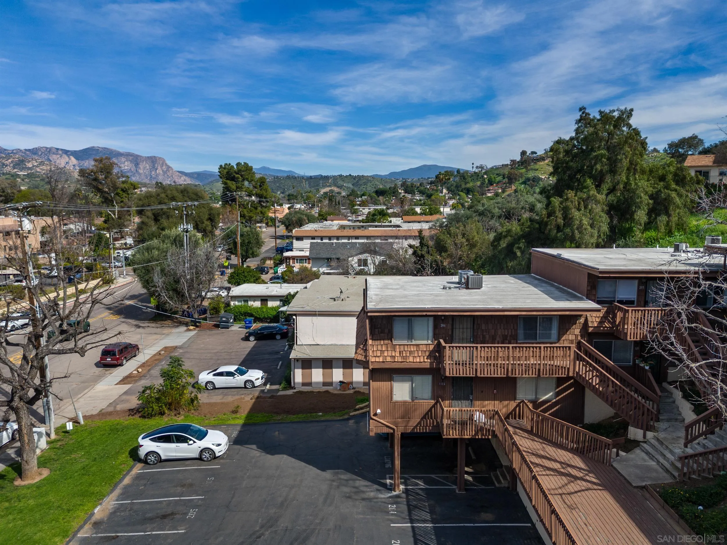 https://cdn.realtyfeed.com/cdn/127/260004587/1607792d9358ebd91b43289fd1e56e48.webp