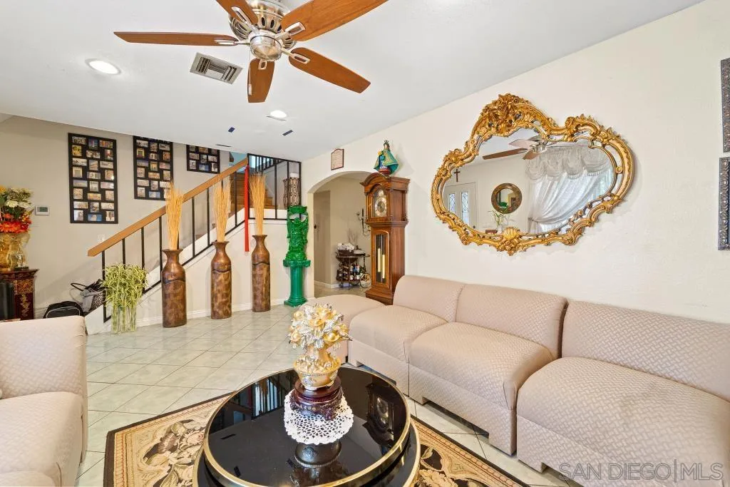 https://cdn.realtyfeed.com/cdn/127/260004595/2db0e7011f2d7662c6cfc3f6b5c10364.webp