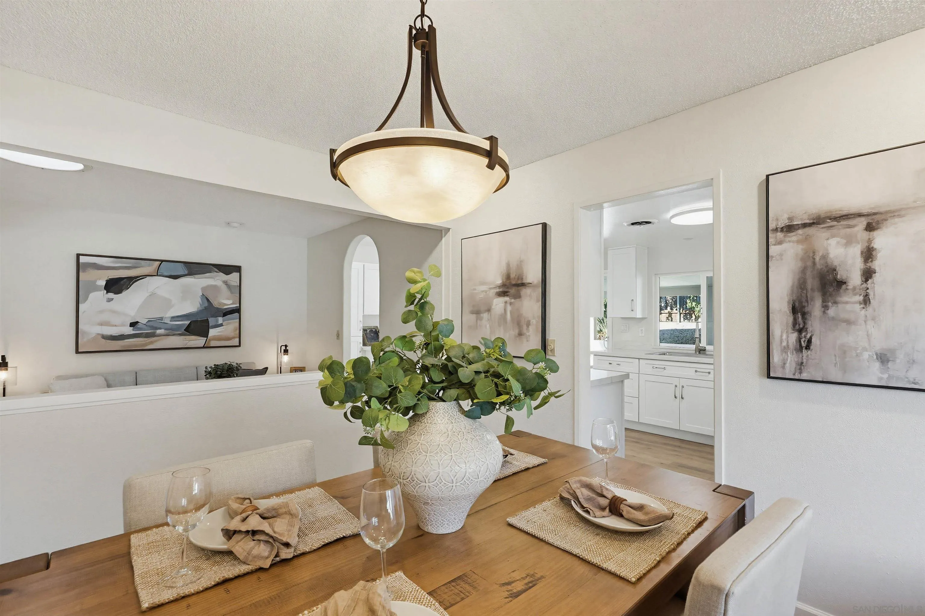 https://cdn.realtyfeed.com/cdn/127/260004596/00ce4779ce795abf018fab7d2ad08206.webp