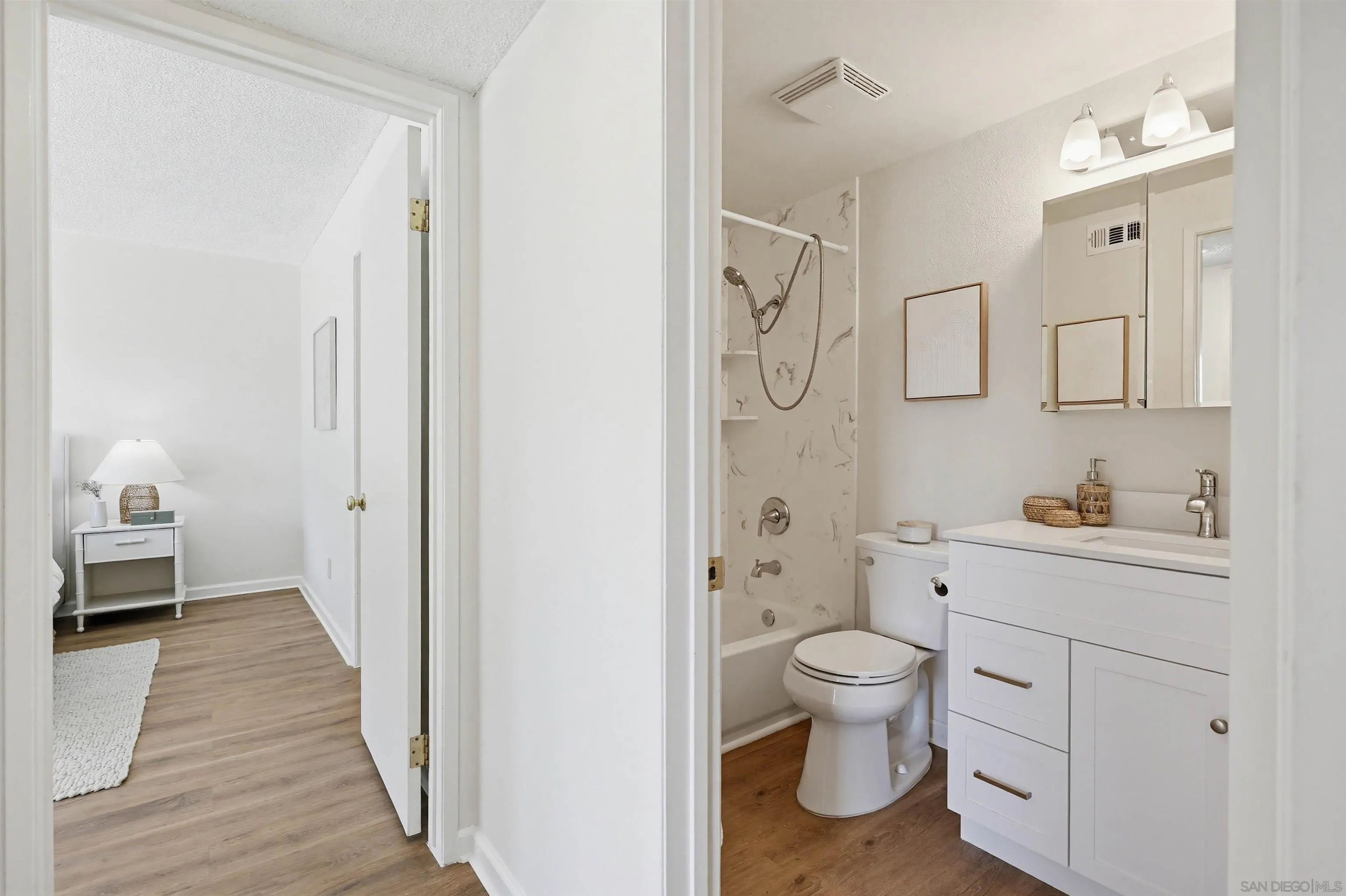 https://cdn.realtyfeed.com/cdn/127/260004596/1438dd3383552a10f7e877b03bf788e0.webp