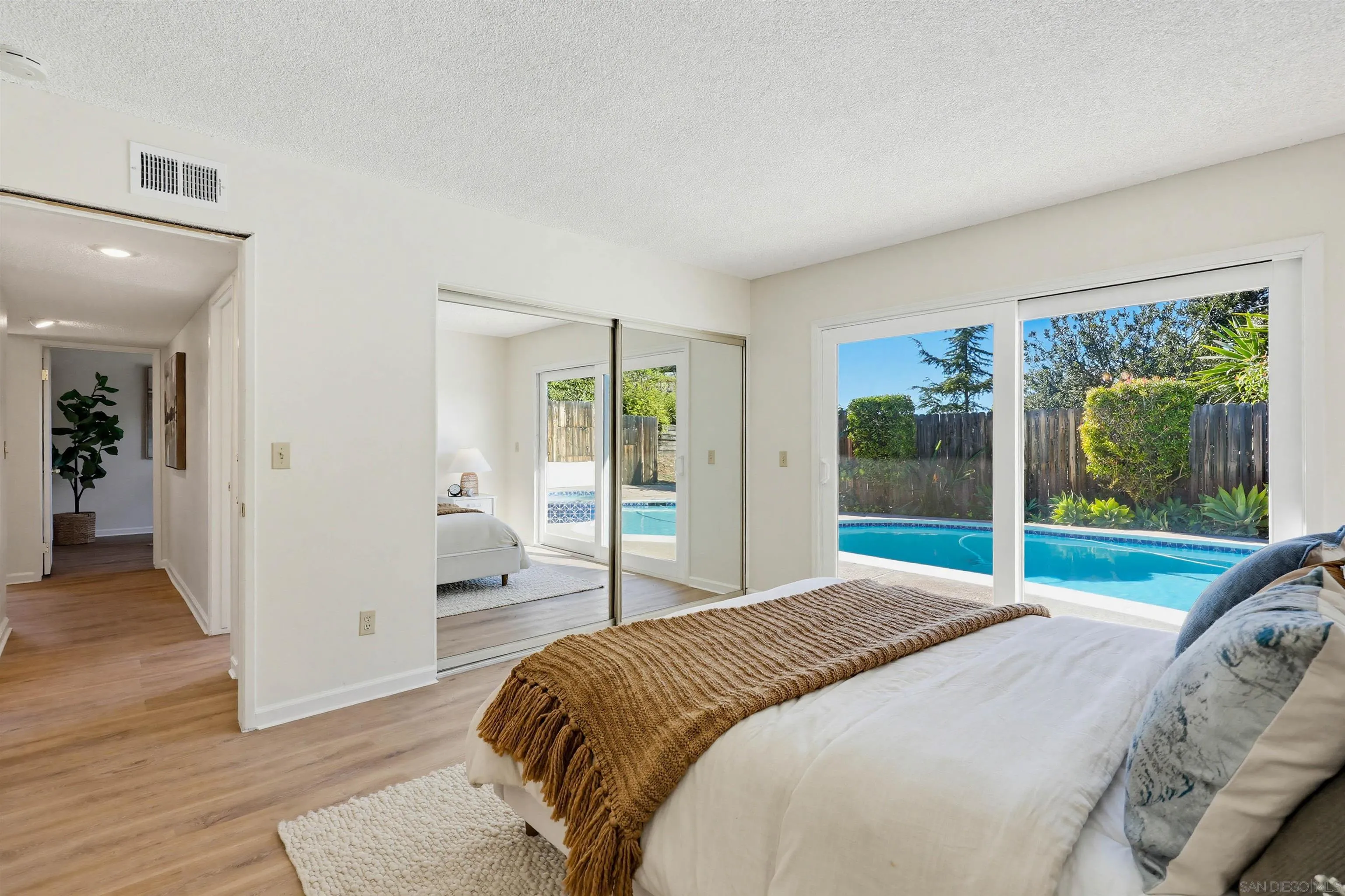https://cdn.realtyfeed.com/cdn/127/260004596/150caf851a112c7179c5d813918f14cf.webp