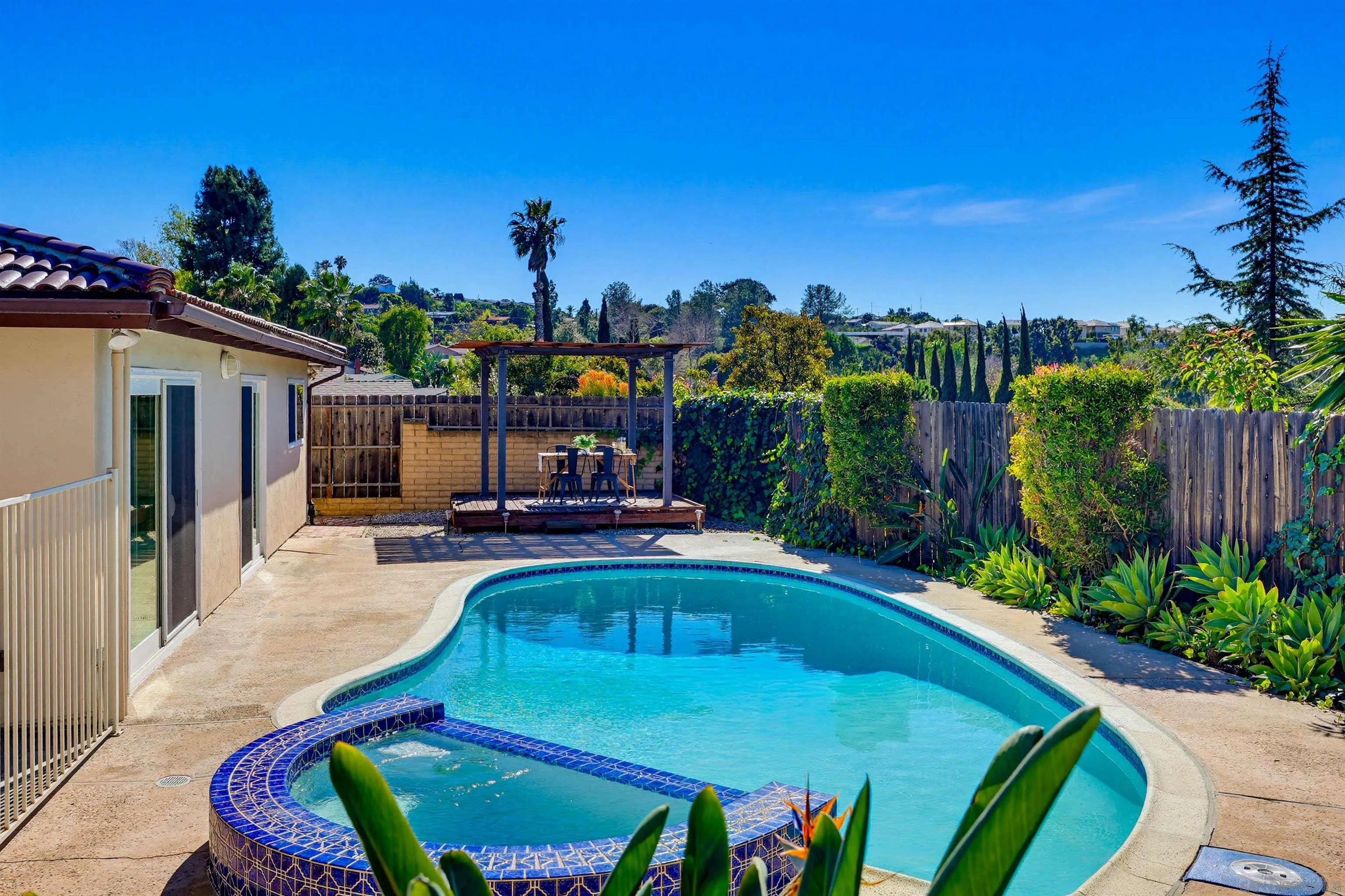 https://cdn.realtyfeed.com/cdn/127/260004596/22bd730999d11b6bf30b3ae2aa78155e.webp
