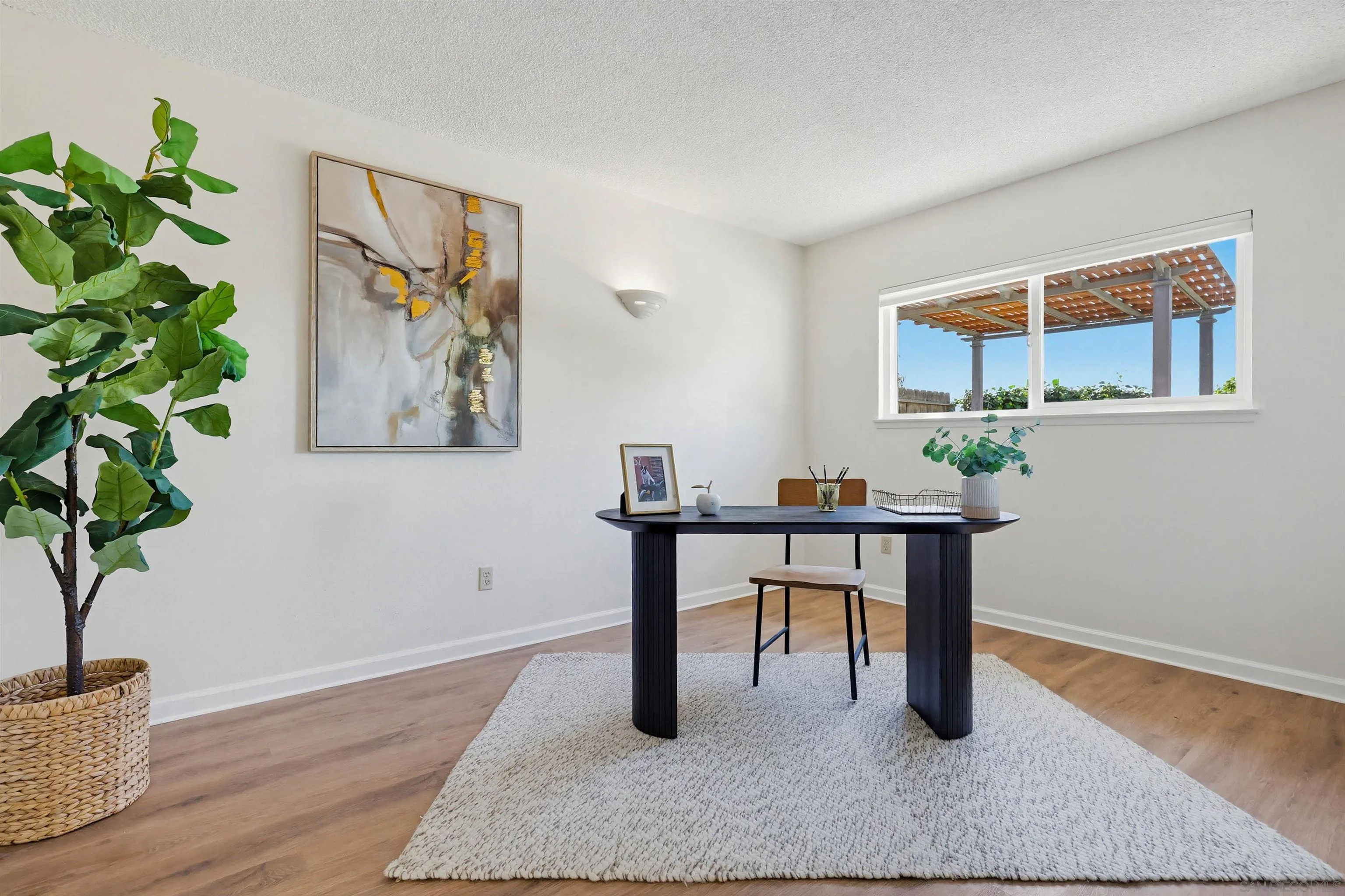 https://cdn.realtyfeed.com/cdn/127/260004596/4da1f587638da480b31d3424912a8f9a.webp