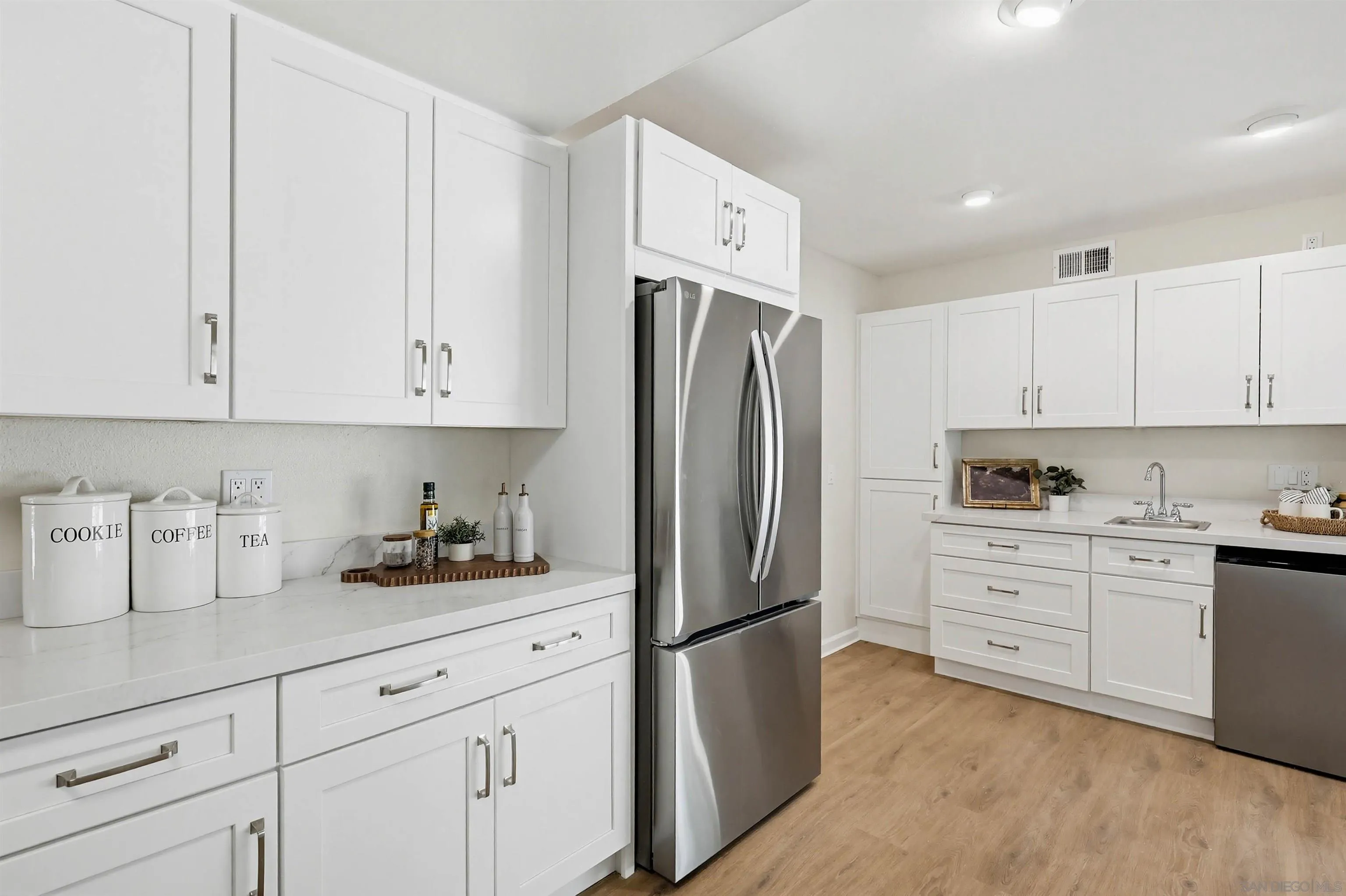 https://cdn.realtyfeed.com/cdn/127/260004596/585779055870e550ff9eb831b575fa43.webp