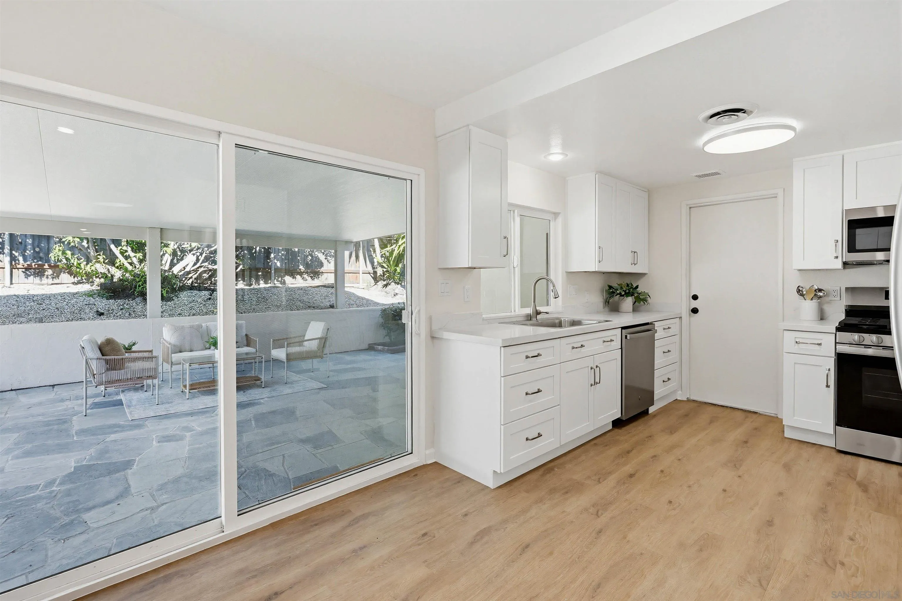 https://cdn.realtyfeed.com/cdn/127/260004596/8dd3ccda6ef655031b1cac7a707e26ae.webp
