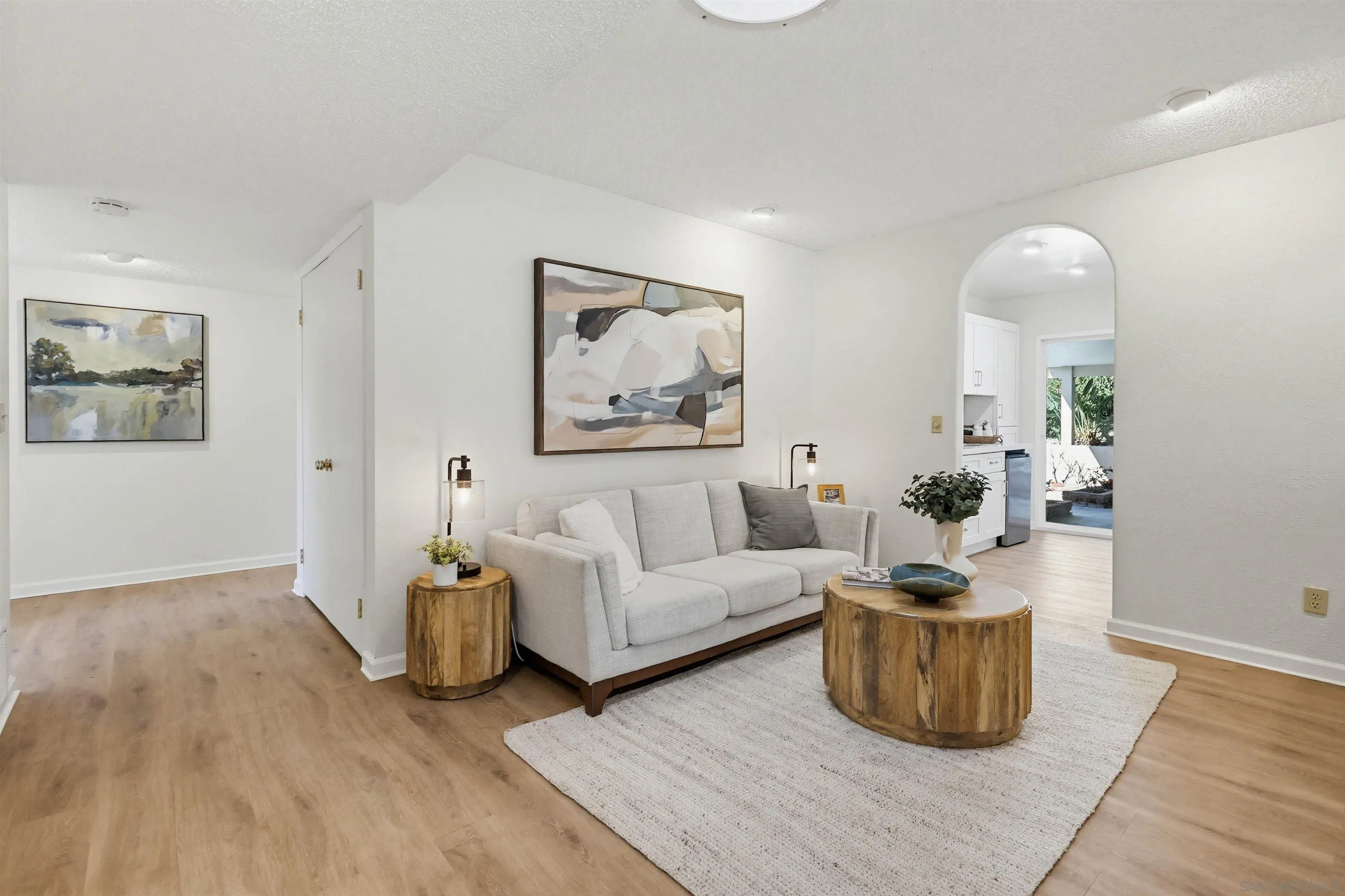 https://cdn.realtyfeed.com/cdn/127/260004596/c7cf262fa35a62eb9803f4c61bdd5d95.webp