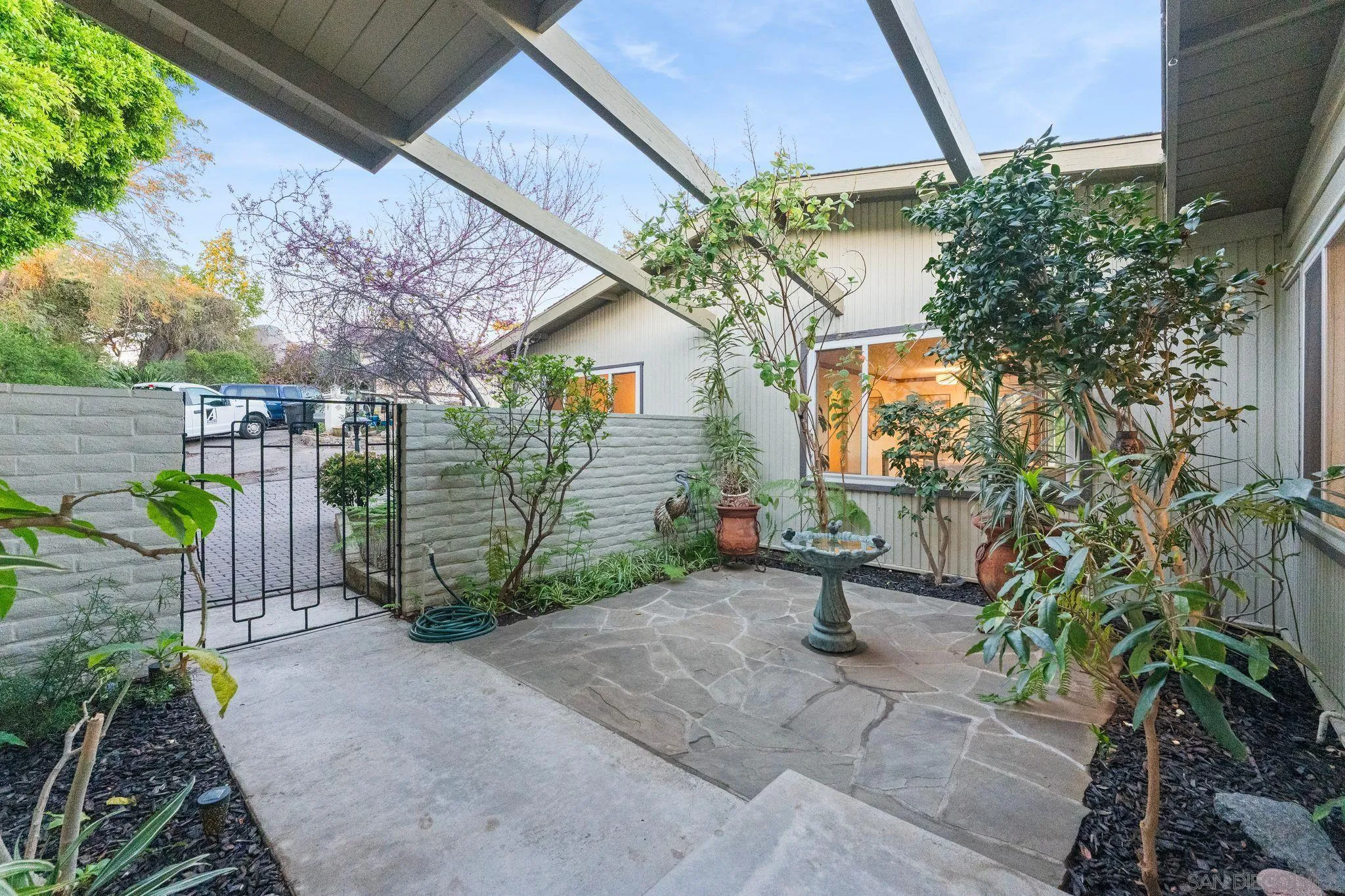 https://cdn.realtyfeed.com/cdn/127/260004601/1a5af7af79feab8d9f73c068716170c2.webp