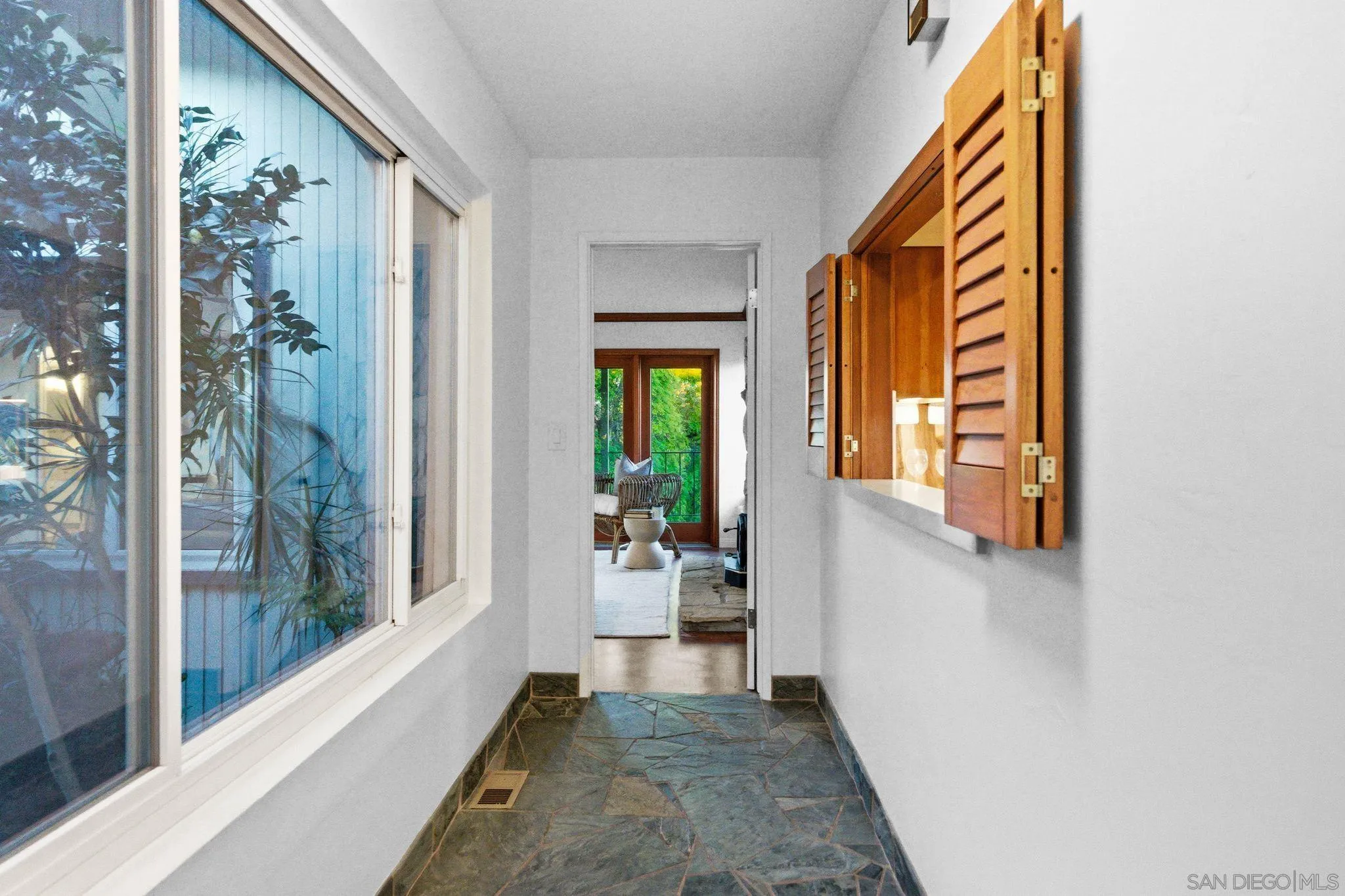 https://cdn.realtyfeed.com/cdn/127/260004601/8c5d2f4ec36fb865ed19404ee1e27b01.webp