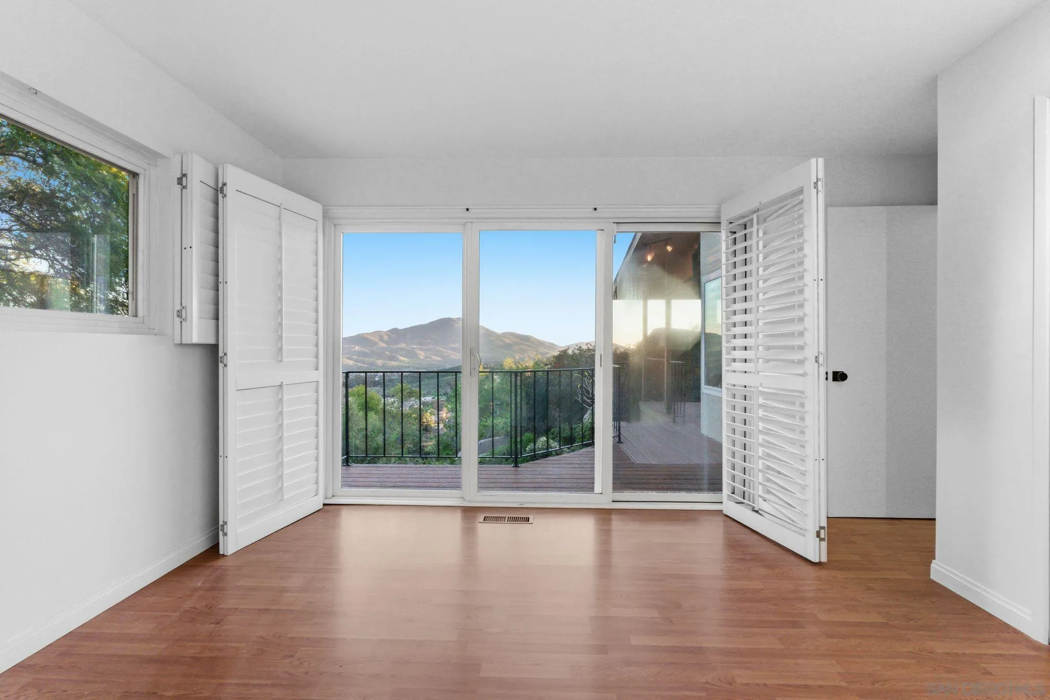 https://cdn.realtyfeed.com/cdn/127/260004601/91798a2204cc5bd206417c6f33a3a613.webp