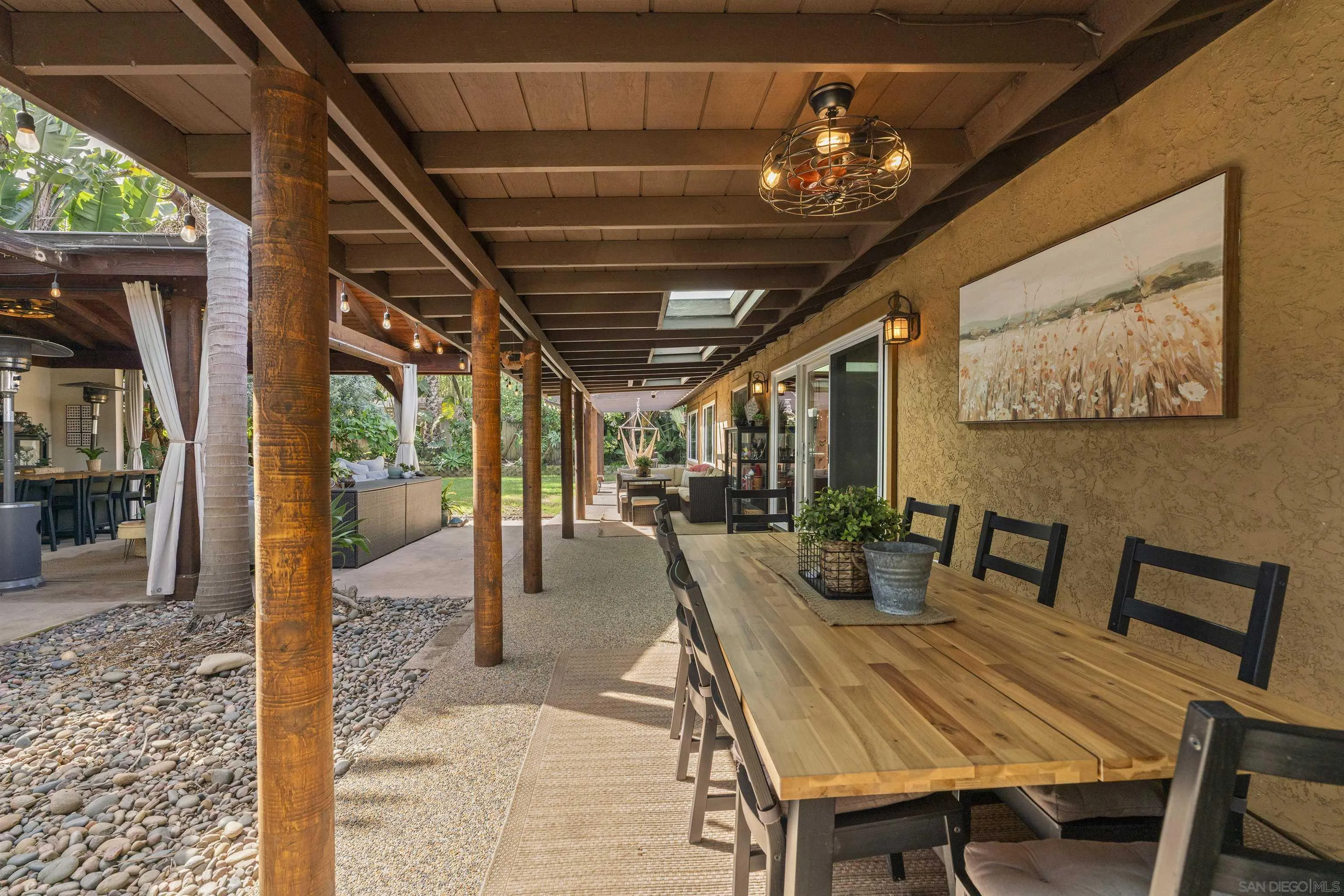 https://cdn.realtyfeed.com/cdn/127/260004604/8cb8567858b34ca9af23942083efabb0.webp