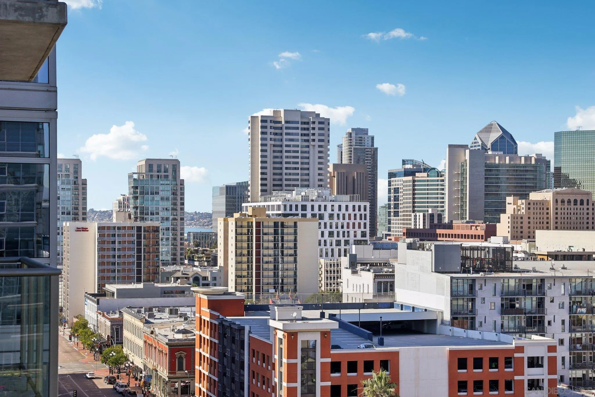 https://cdn.realtyfeed.com/cdn/127/260004609/899342a20bd70f82946a80183f200234.webp