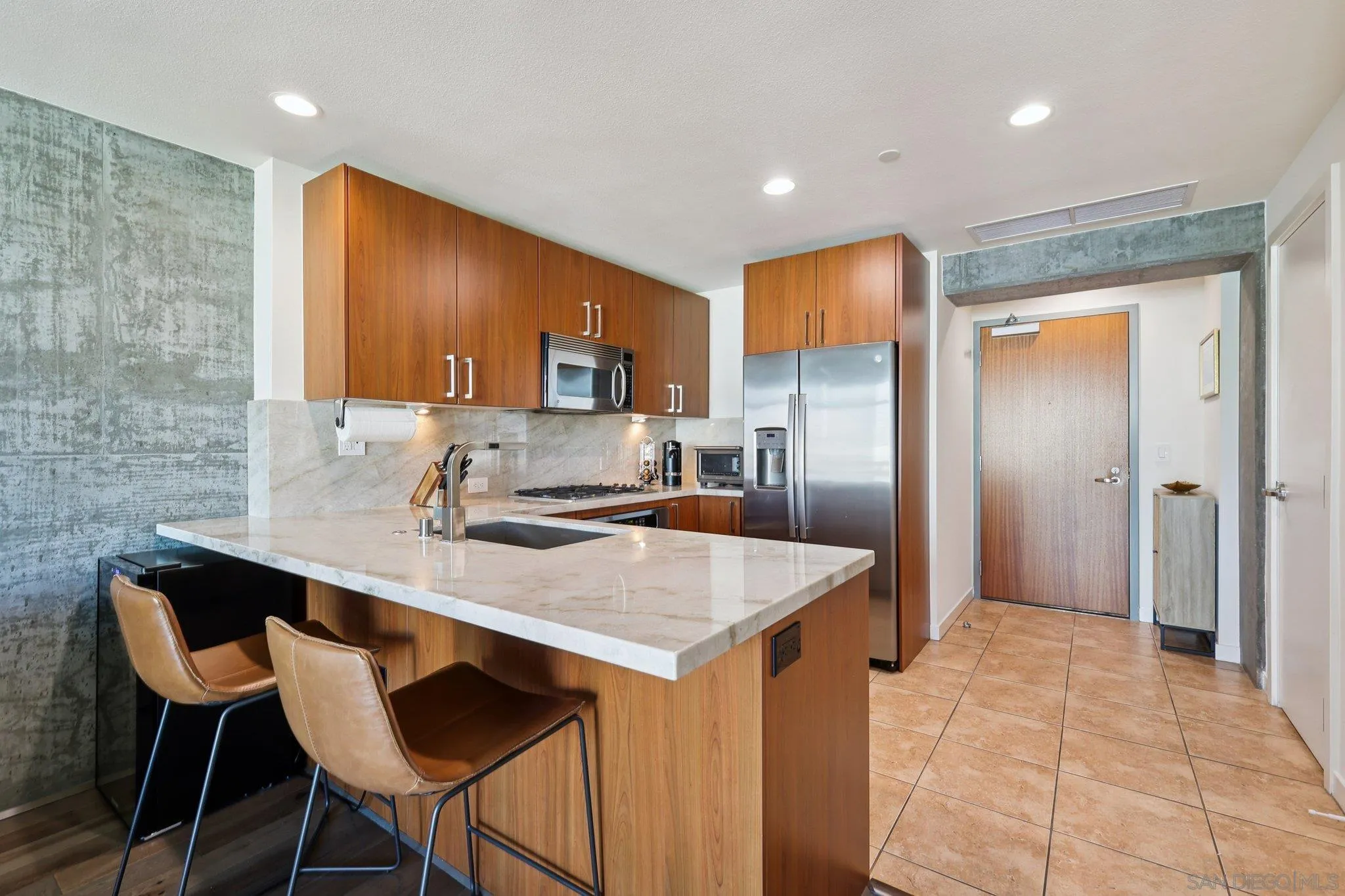 https://cdn.realtyfeed.com/cdn/127/260004609/f8ca1779a1ef679255753a2940b72629.webp