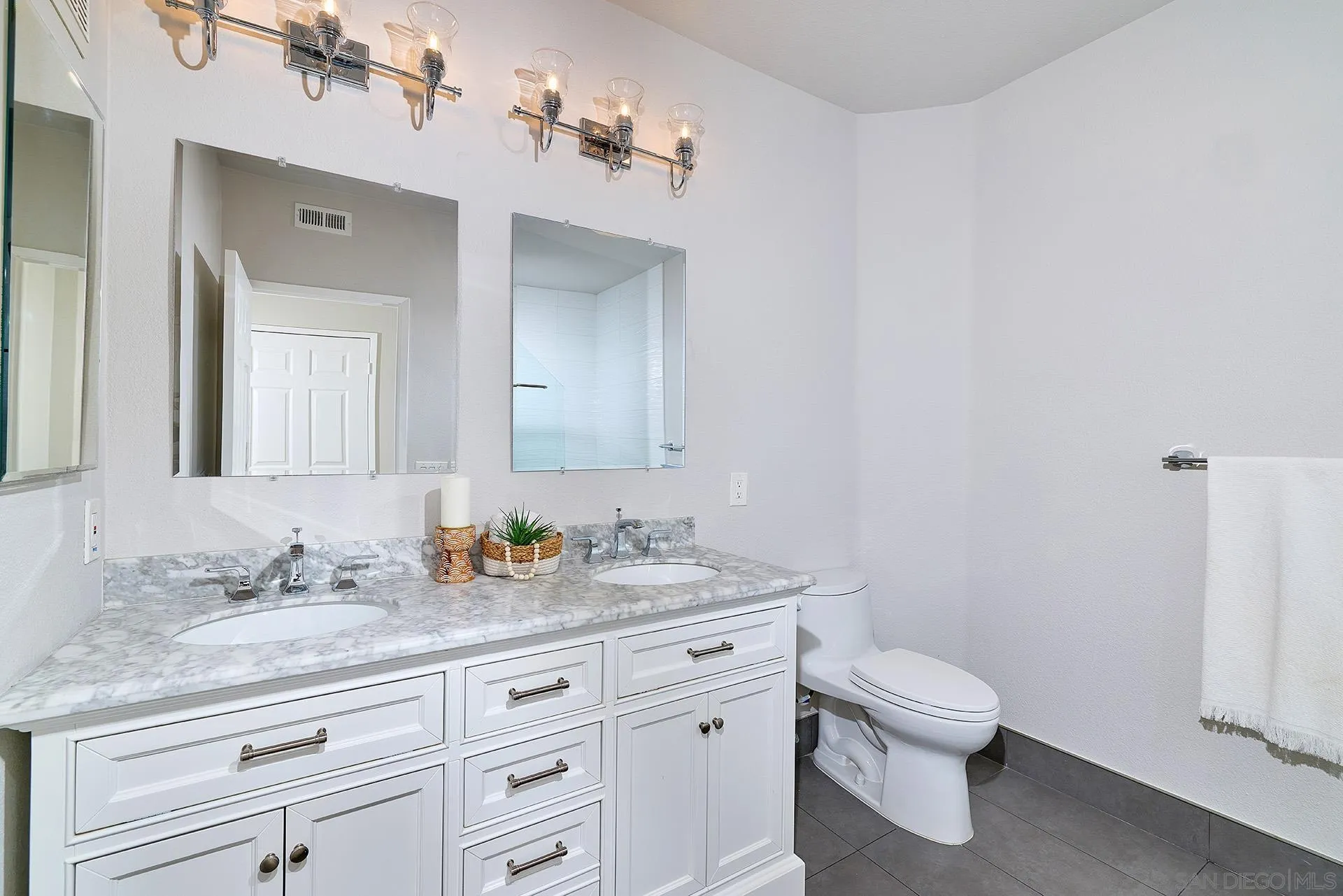 Photo #11: 260004613 Listing: Photo #11