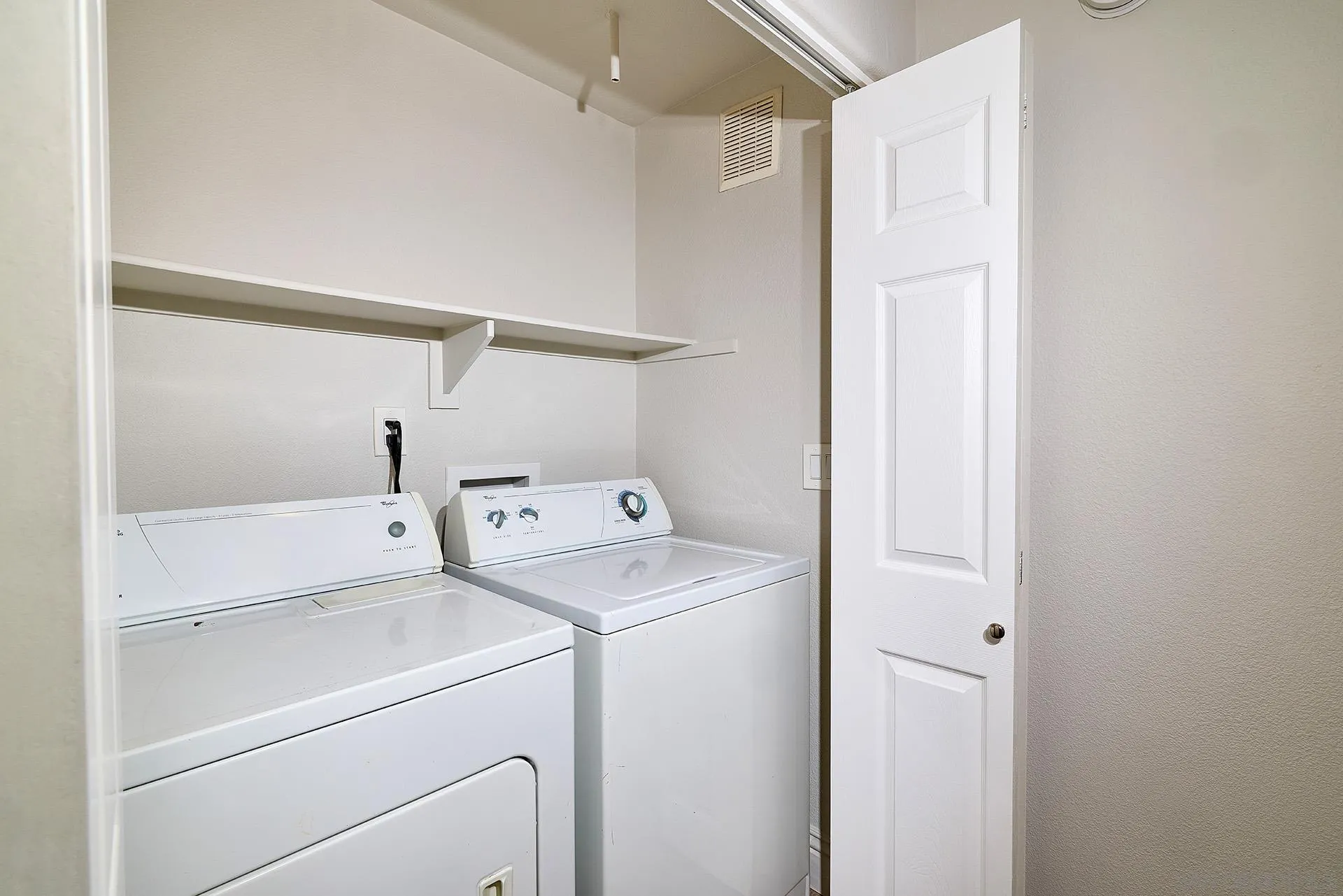 Photo #12: 260004613 Listing: Photo #12