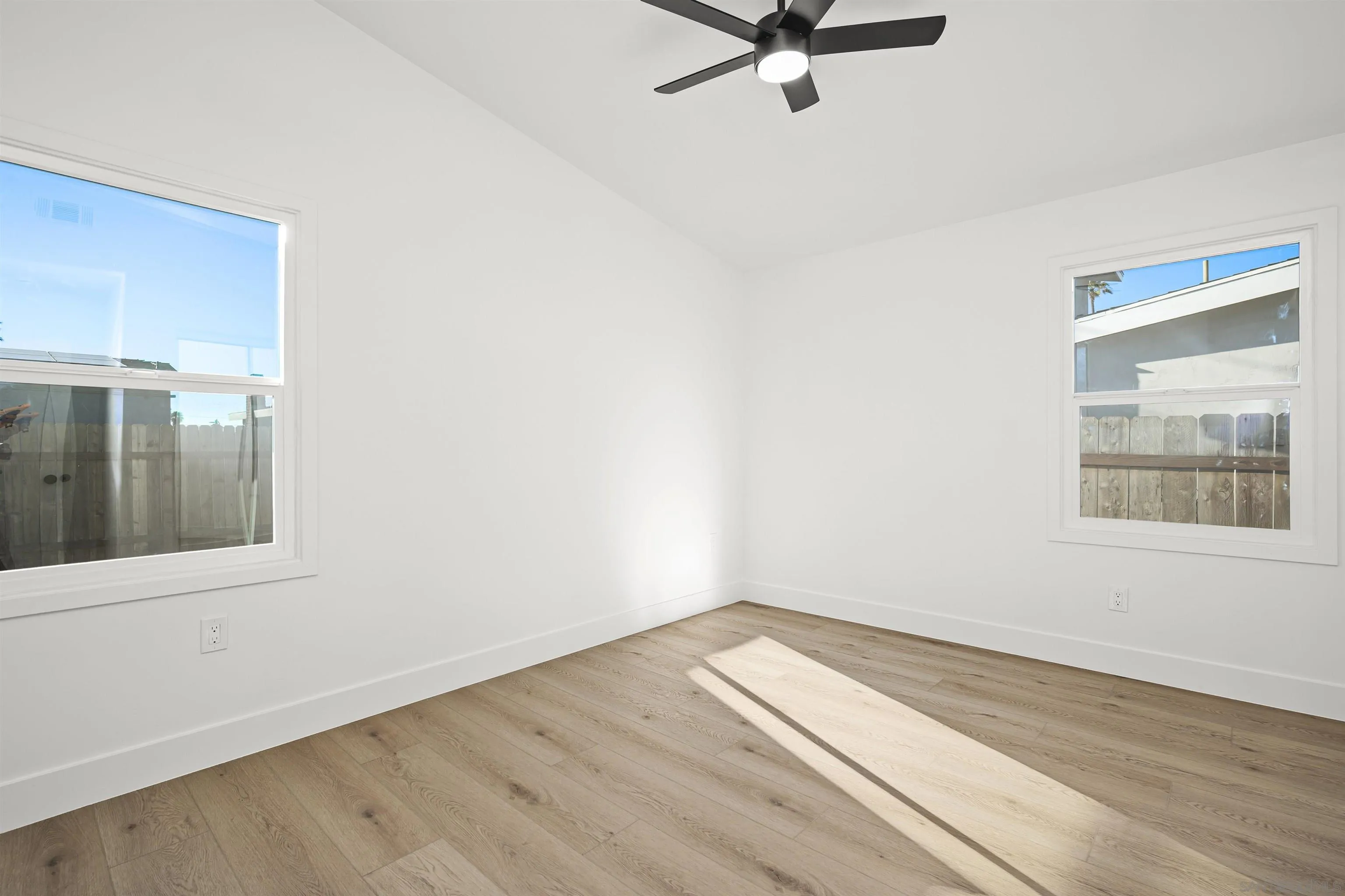 https://cdn.realtyfeed.com/cdn/127/260004614/20492c3e81edc440c9e9ffe0f1a7ec07.webp