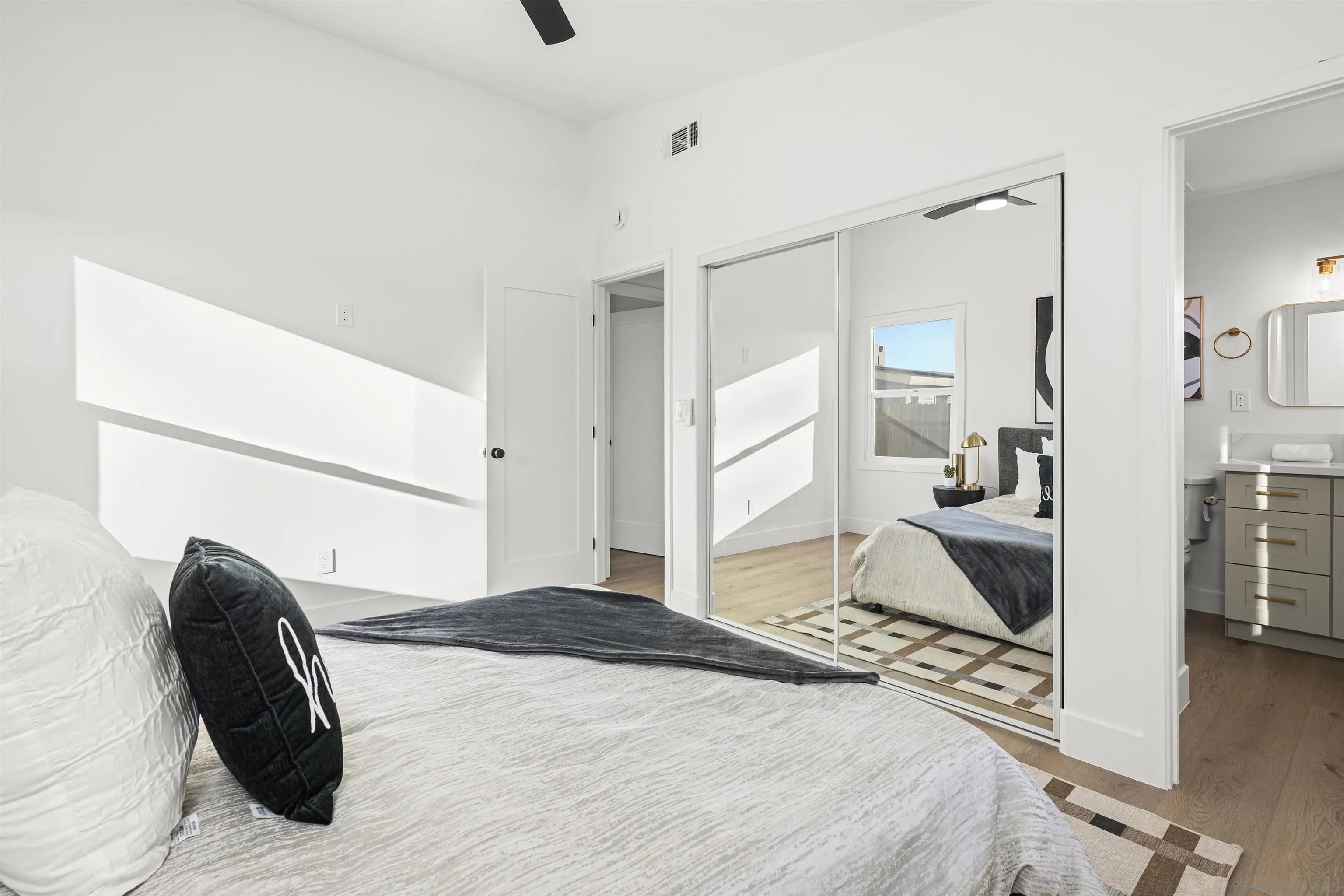 https://cdn.realtyfeed.com/cdn/127/260004614/4dfa74206f7e8305916f5730b76de0a8.webp
