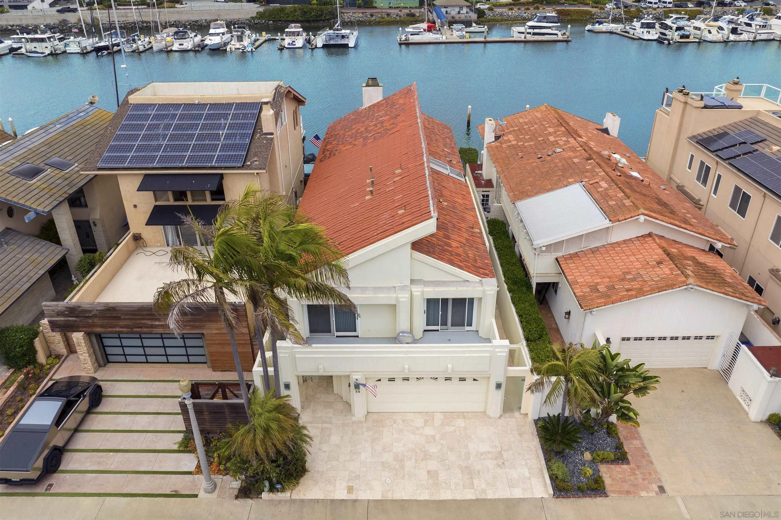 https://cdn.realtyfeed.com/cdn/127/260004615/0991ef792d6a05f7ec1a56d713623564.webp
