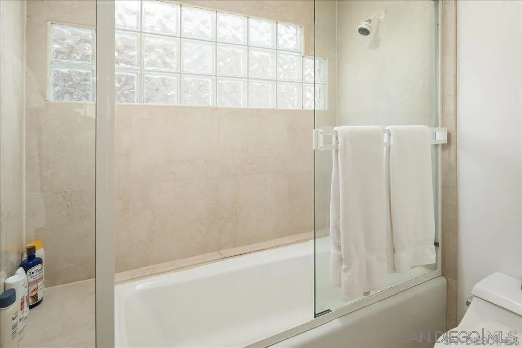 https://cdn.realtyfeed.com/cdn/127/260004615/4968417c40b8399ddd1a6ebc44108449.webp