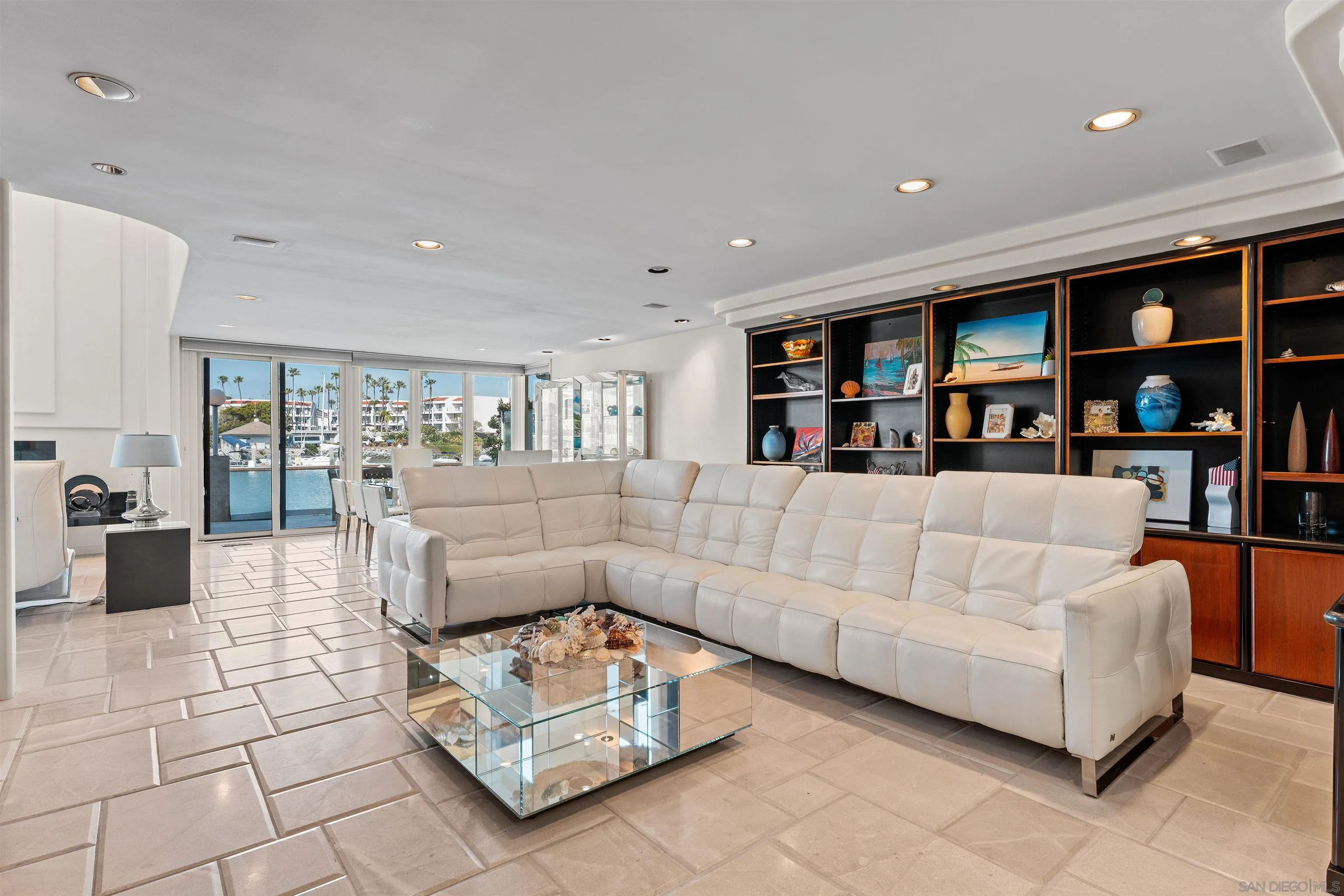 https://cdn.realtyfeed.com/cdn/127/260004615/aa2f94ca1c1f1dc861e6af5a281930ed.webp