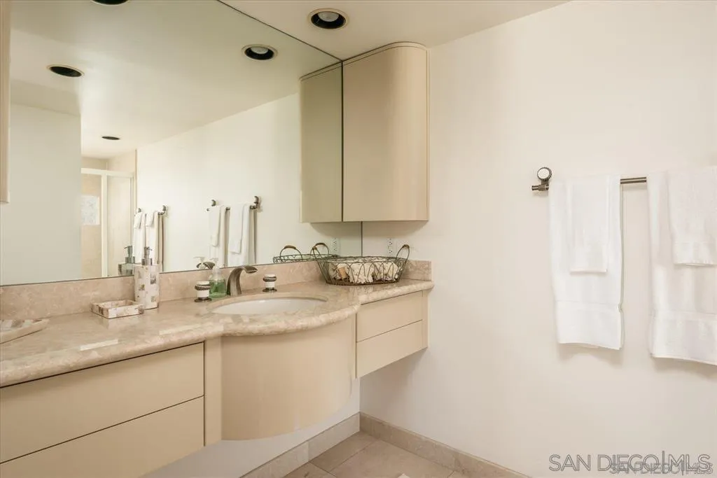 https://cdn.realtyfeed.com/cdn/127/260004615/ca5329d3146644557480114a9eadf10d.webp