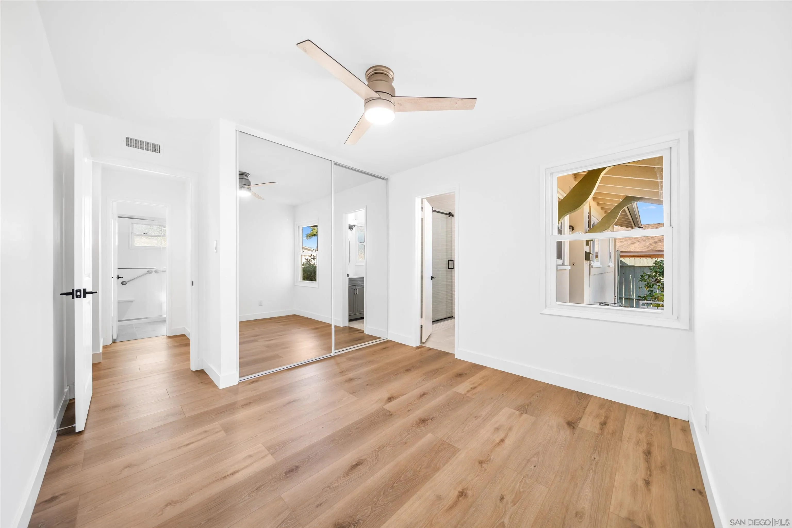 https://cdn.realtyfeed.com/cdn/127/260004622/2deb4a9aa8d5873158792a16810f3351.webp