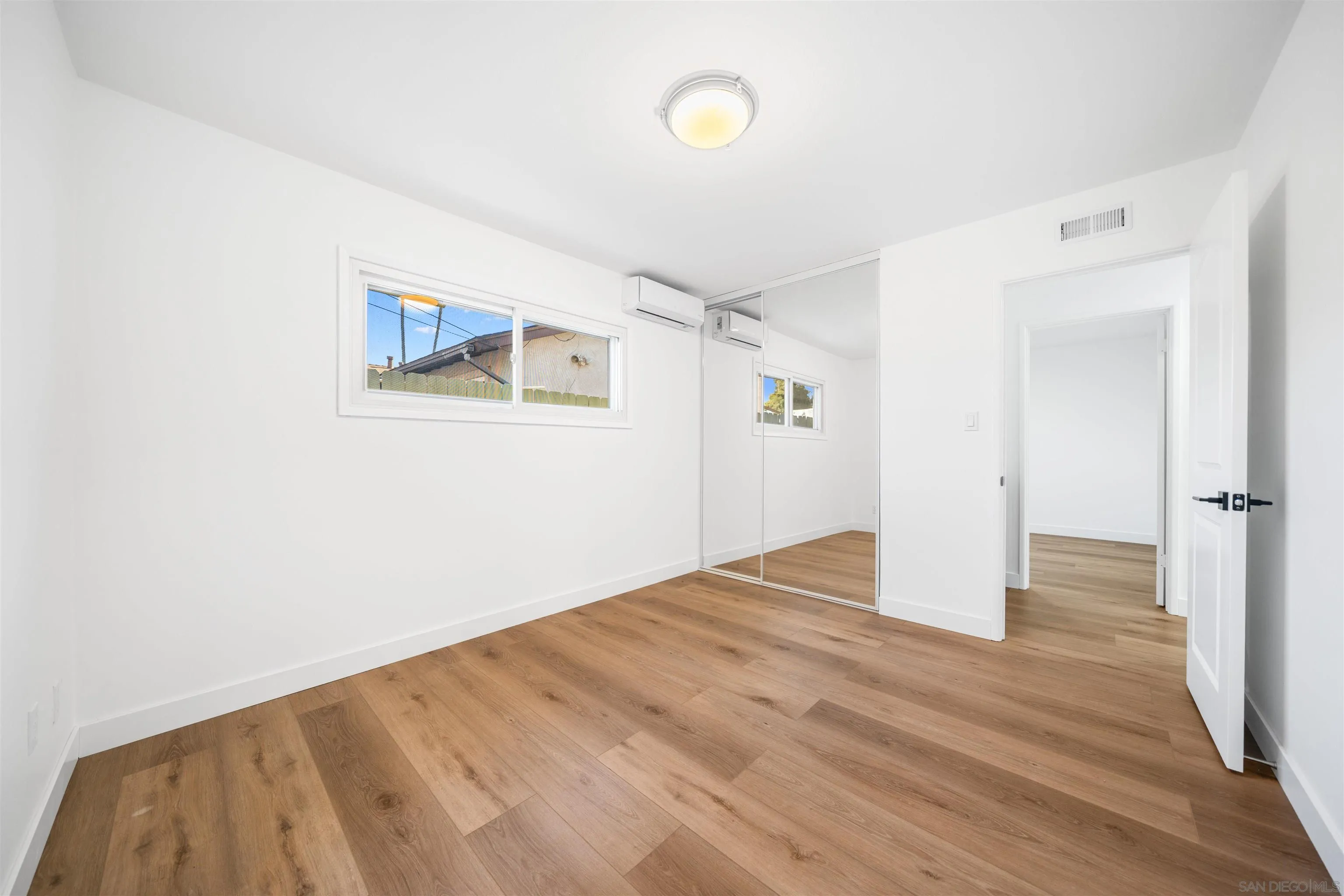 https://cdn.realtyfeed.com/cdn/127/260004622/41f810f28a26f53f66b9e04ee64c0989.webp