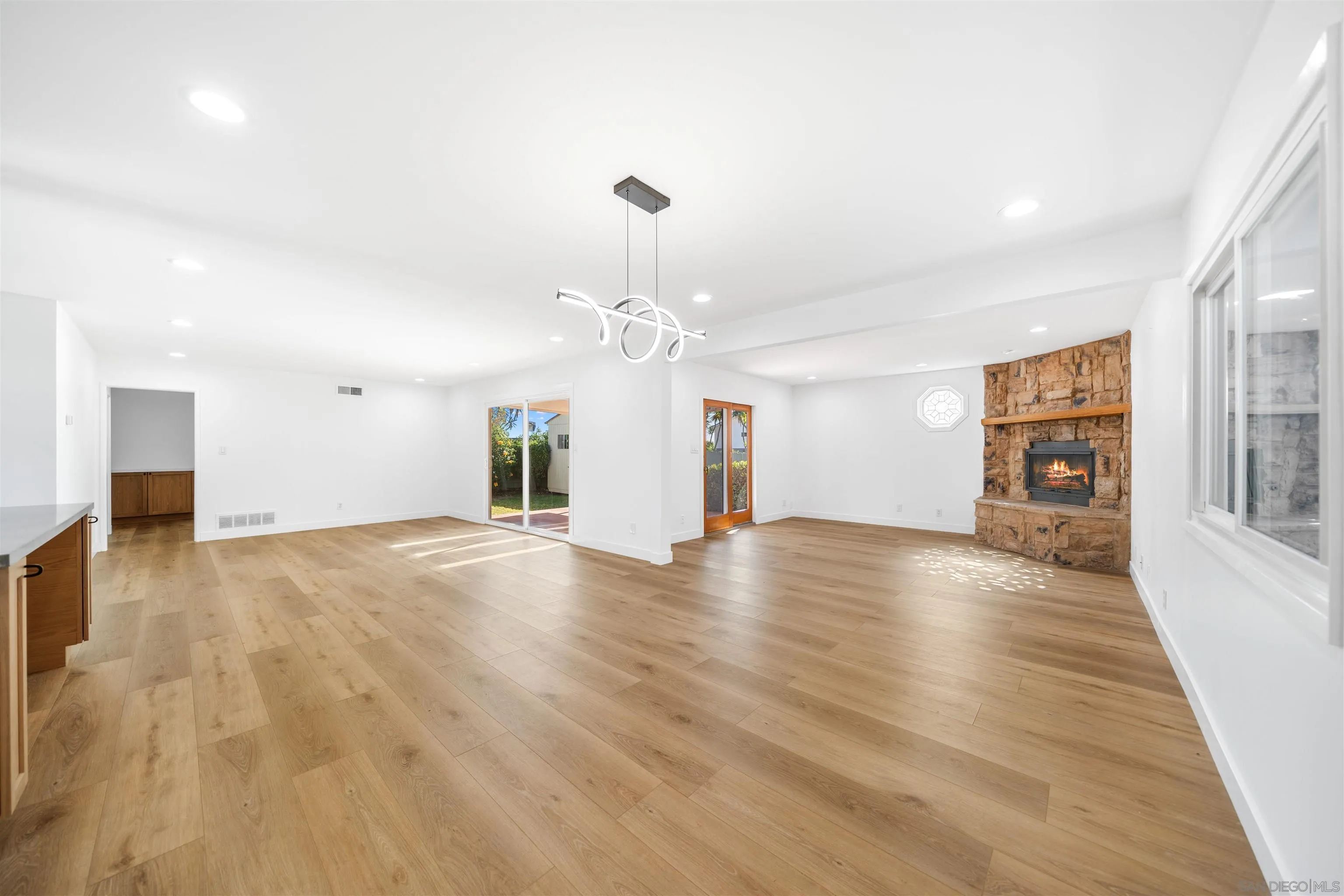 https://cdn.realtyfeed.com/cdn/127/260004622/507138ca59cb5d5c84b7781e39b79832.webp