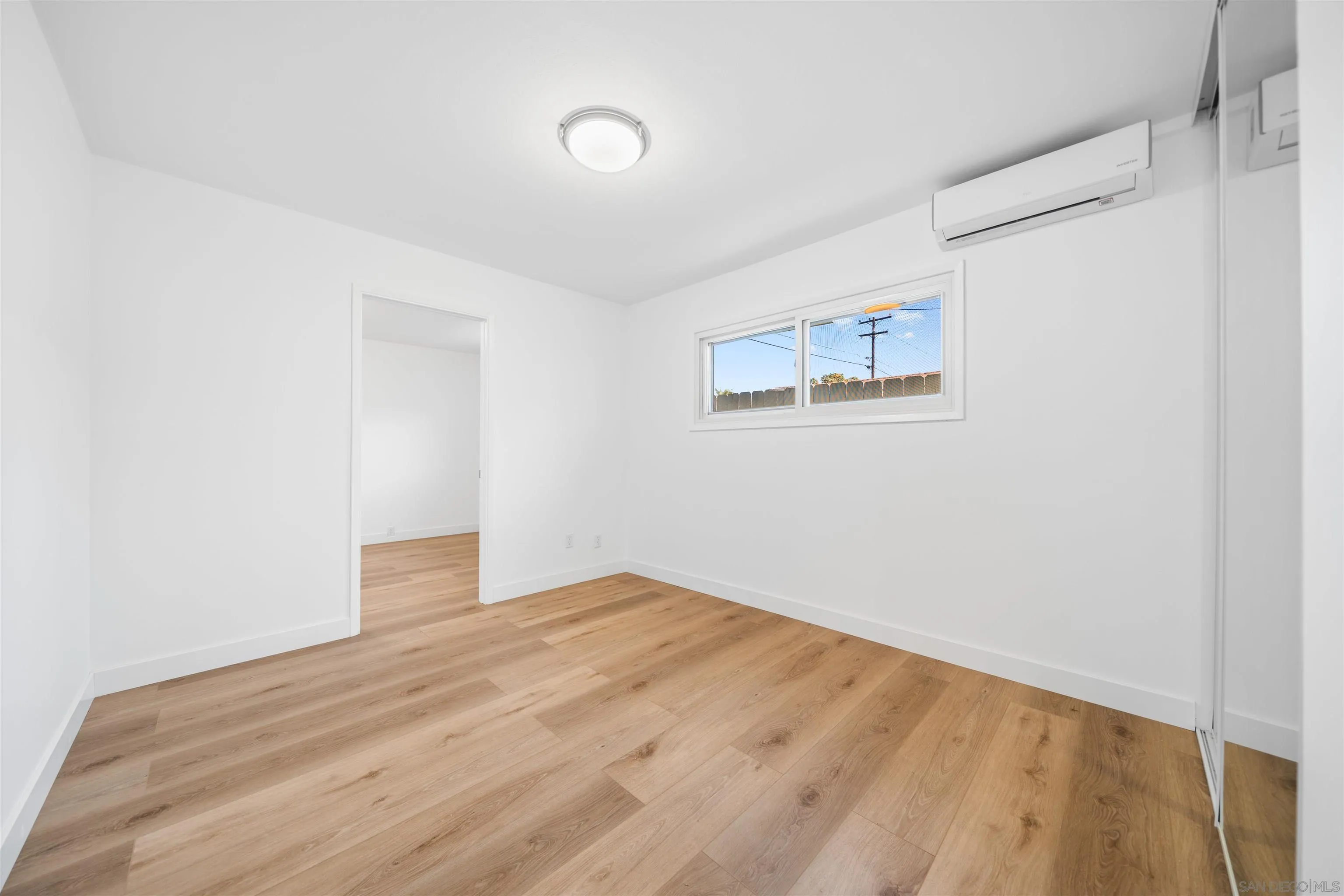 https://cdn.realtyfeed.com/cdn/127/260004622/c6c1d1b4fb0ae04e09a39b1769b4577b.webp