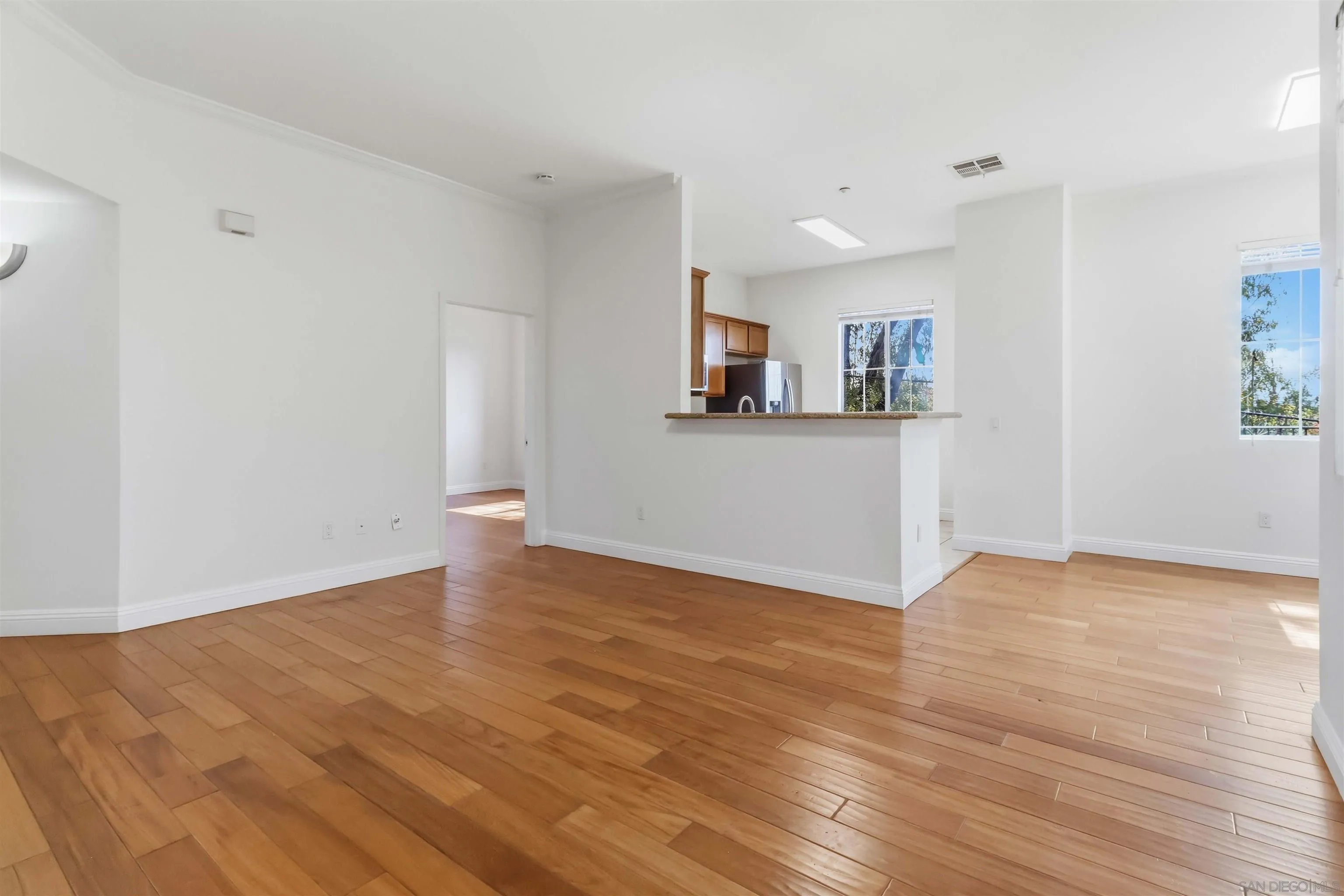 Photo #5: 260004624 Listing: Photo #5