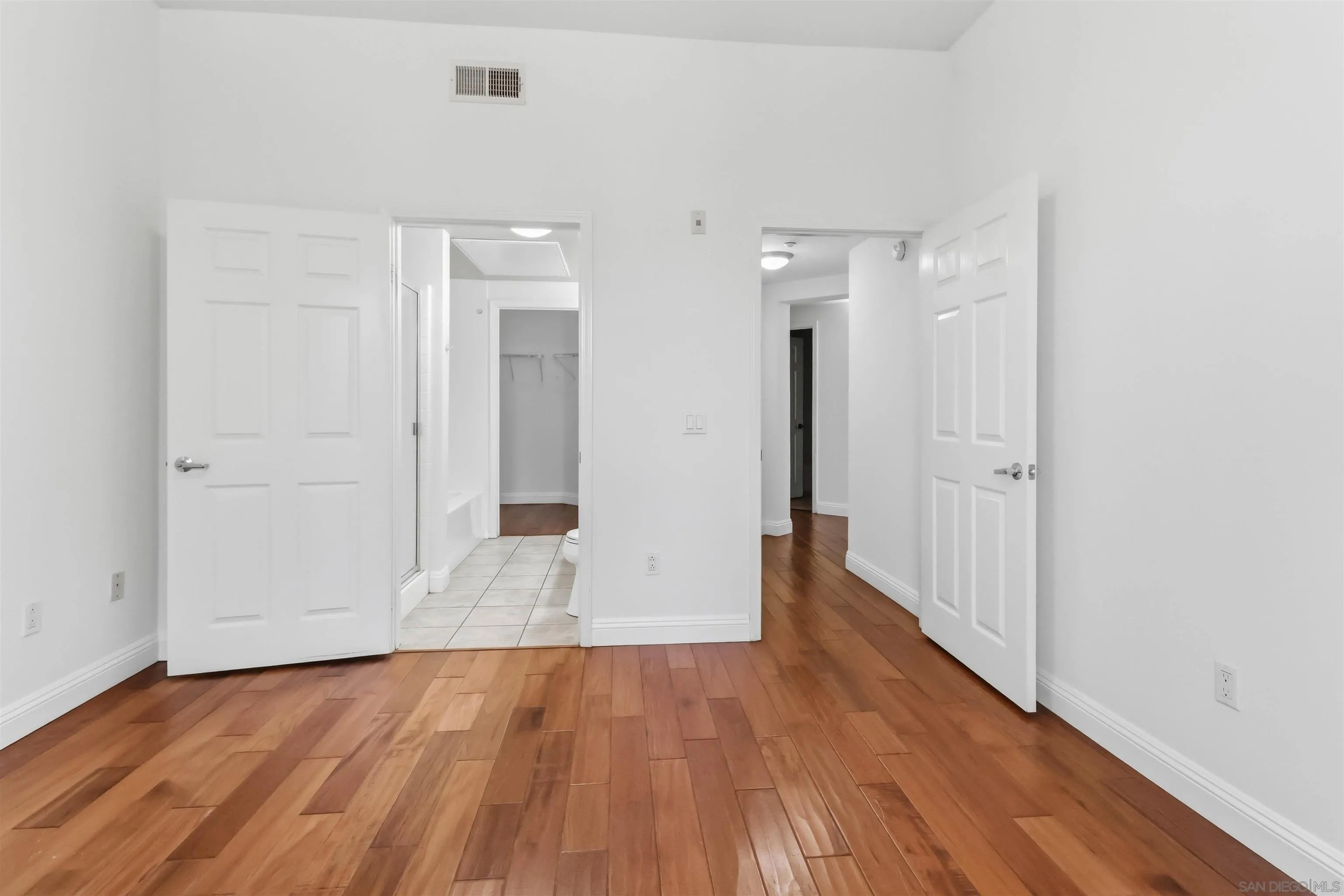 Photo #25: 260004624 Listing: Photo #25