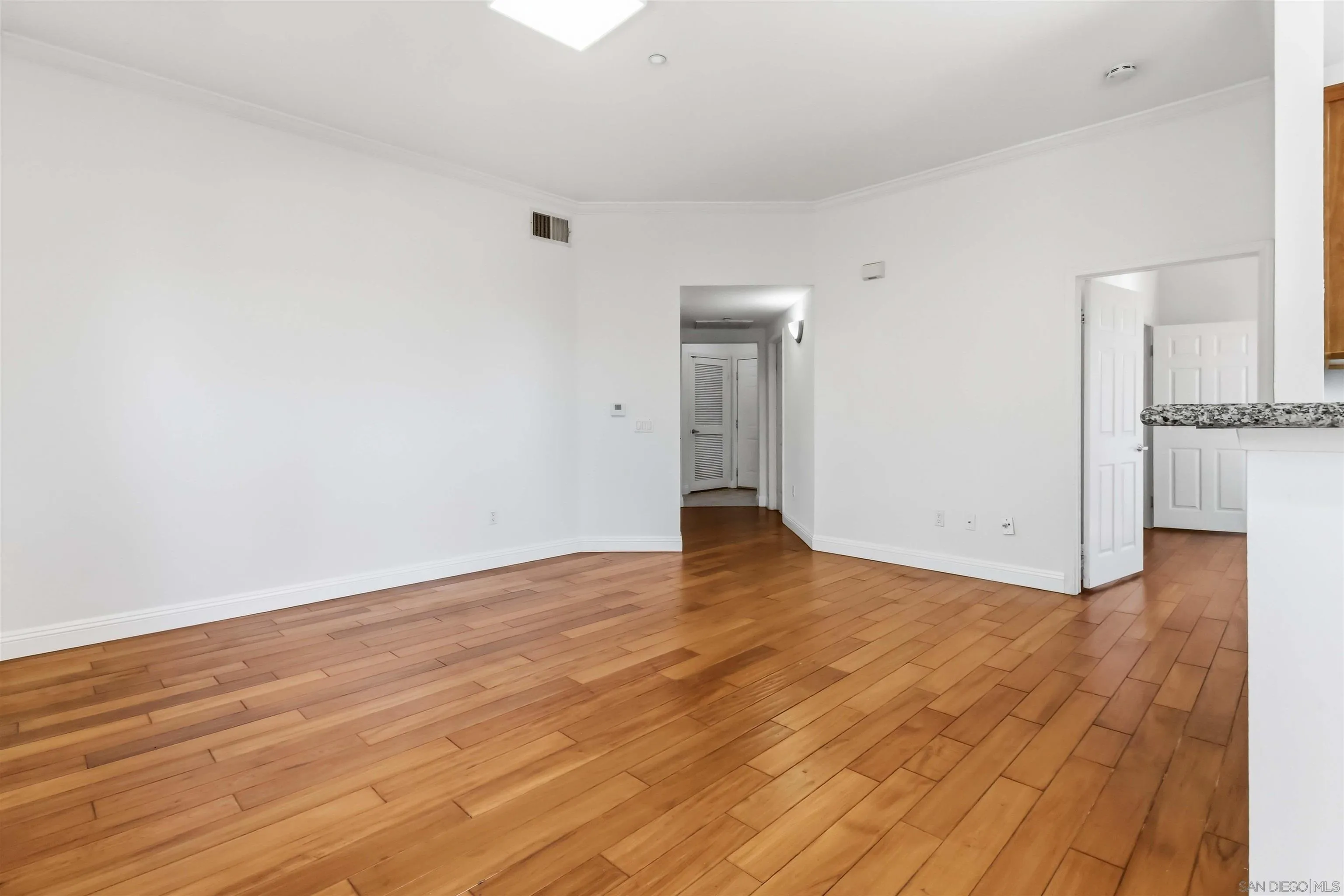 Photo #12: 260004624 Listing: Photo #12