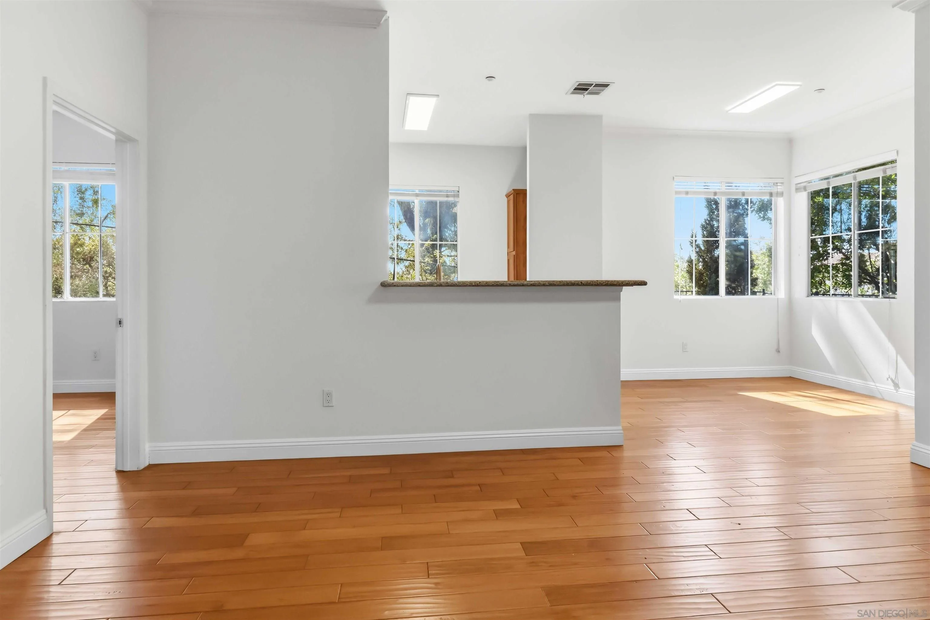 Photo #8: 260004624 Listing: Photo #8