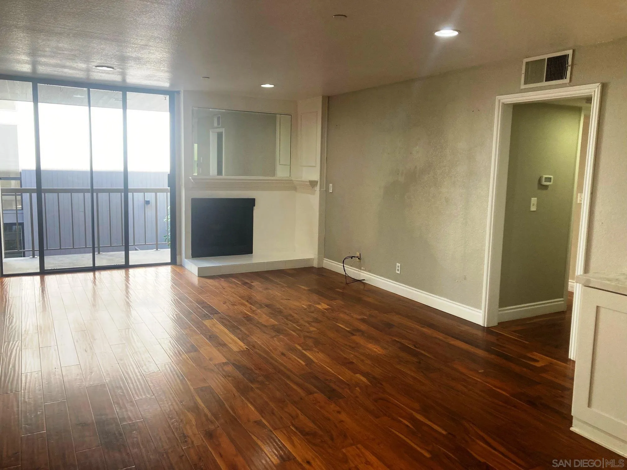 Photo #4: 260004625 Listing: Photo #4