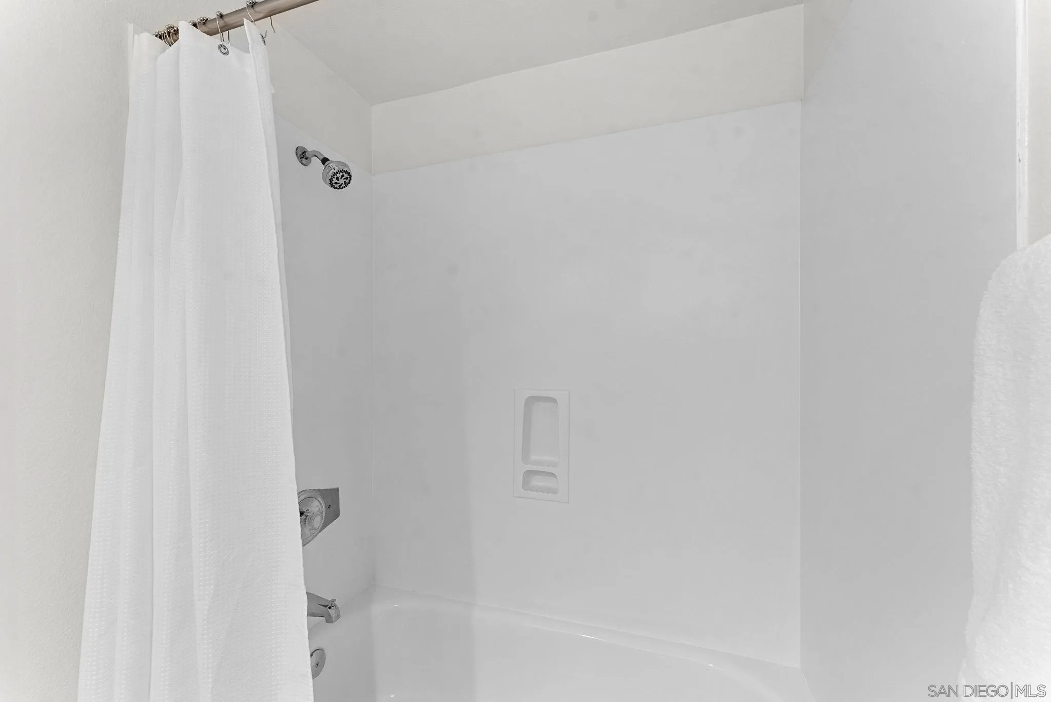 Photo #19: 260004626 Listing: Photo #19