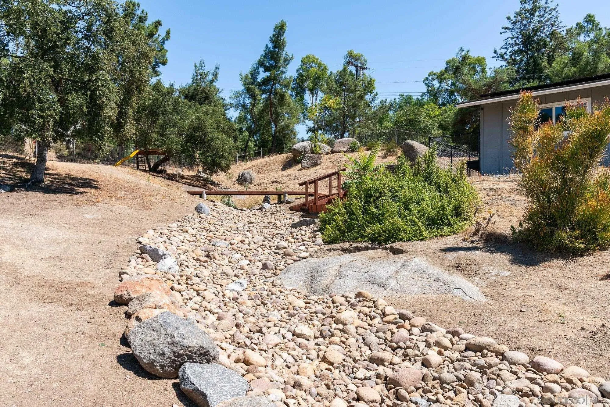 https://cdn.realtyfeed.com/cdn/127/260004628/59737abea818fea25d190bdce3a393ed.webp