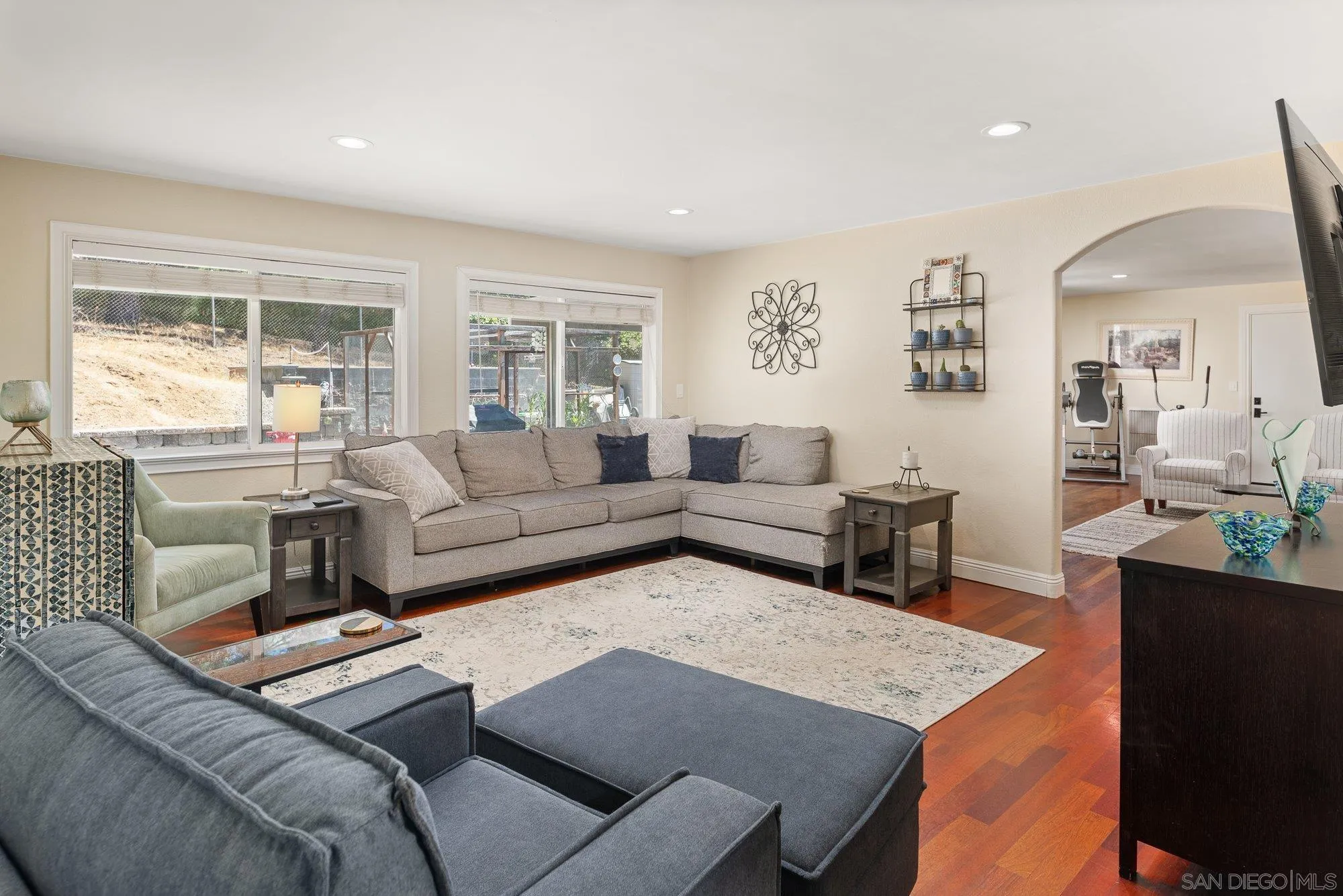 https://cdn.realtyfeed.com/cdn/127/260004628/8c01e5d350b214a882b6e27fff580ca9.webp