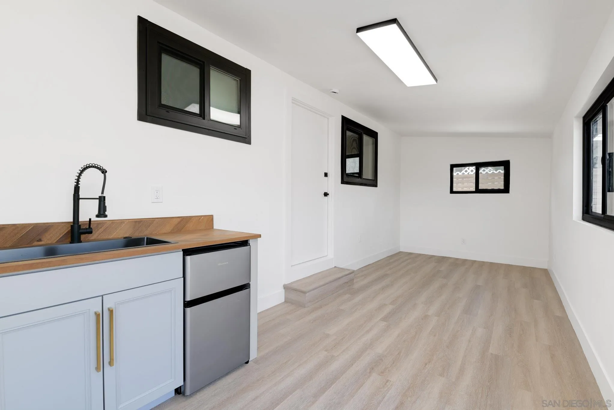 https://cdn.realtyfeed.com/cdn/127/260004629/c2c5bf7c18551ee44b133bb354e76027.webp