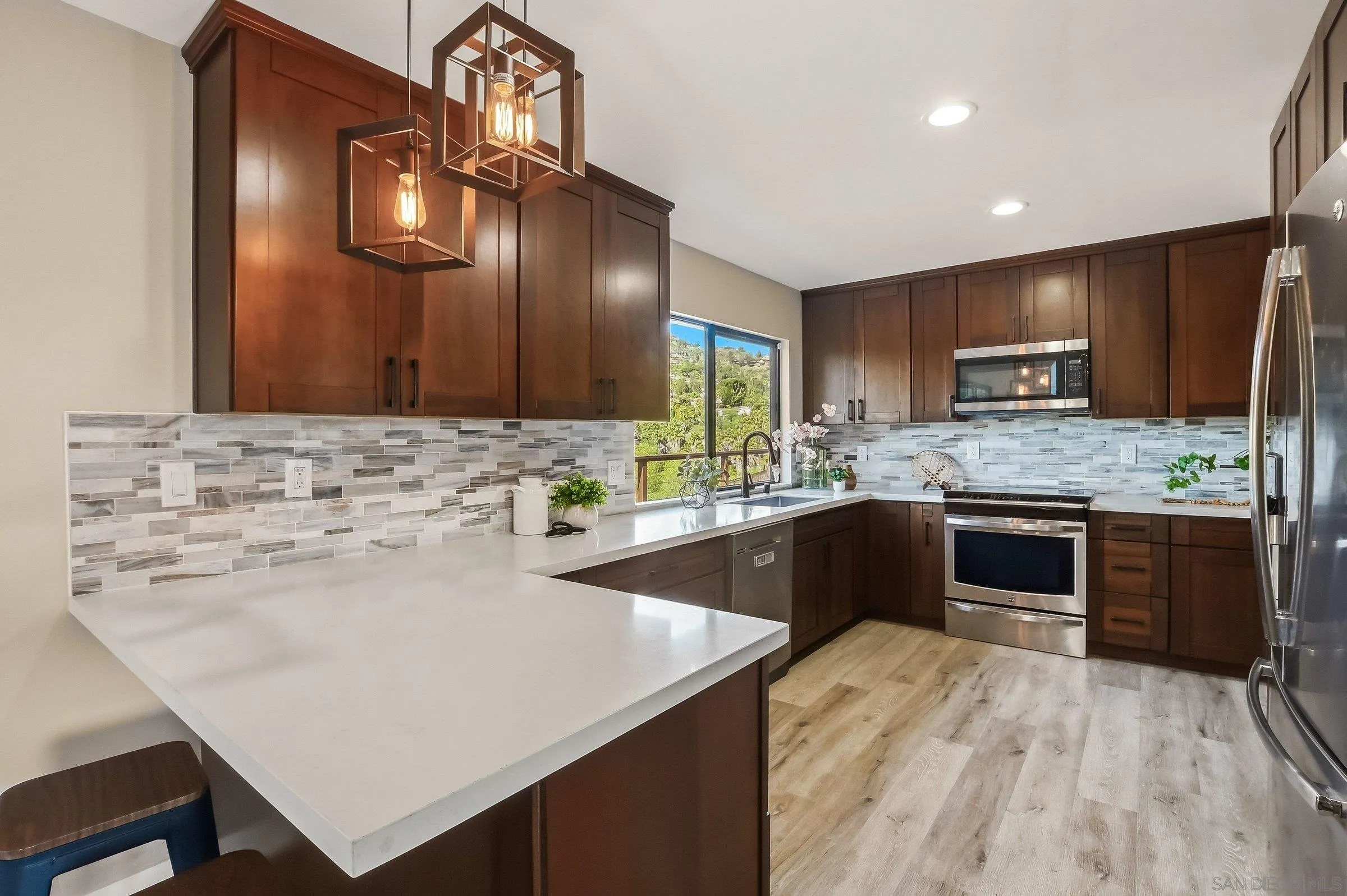 https://cdn.realtyfeed.com/cdn/127/260004644/a9b990bf1eb997a97990eec6a246620d.webp