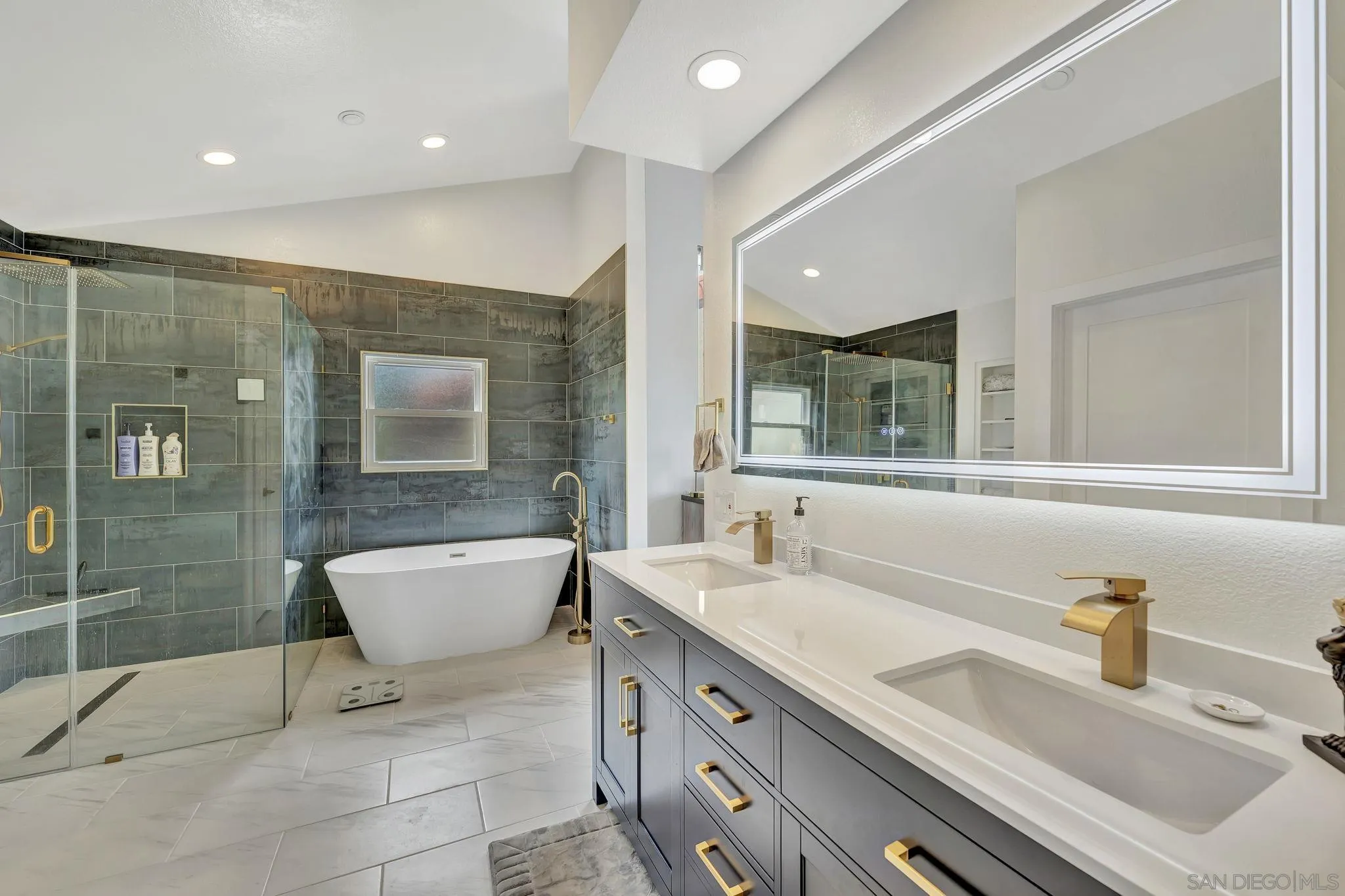 Photo #32: 260004652 Listing: Photo #32