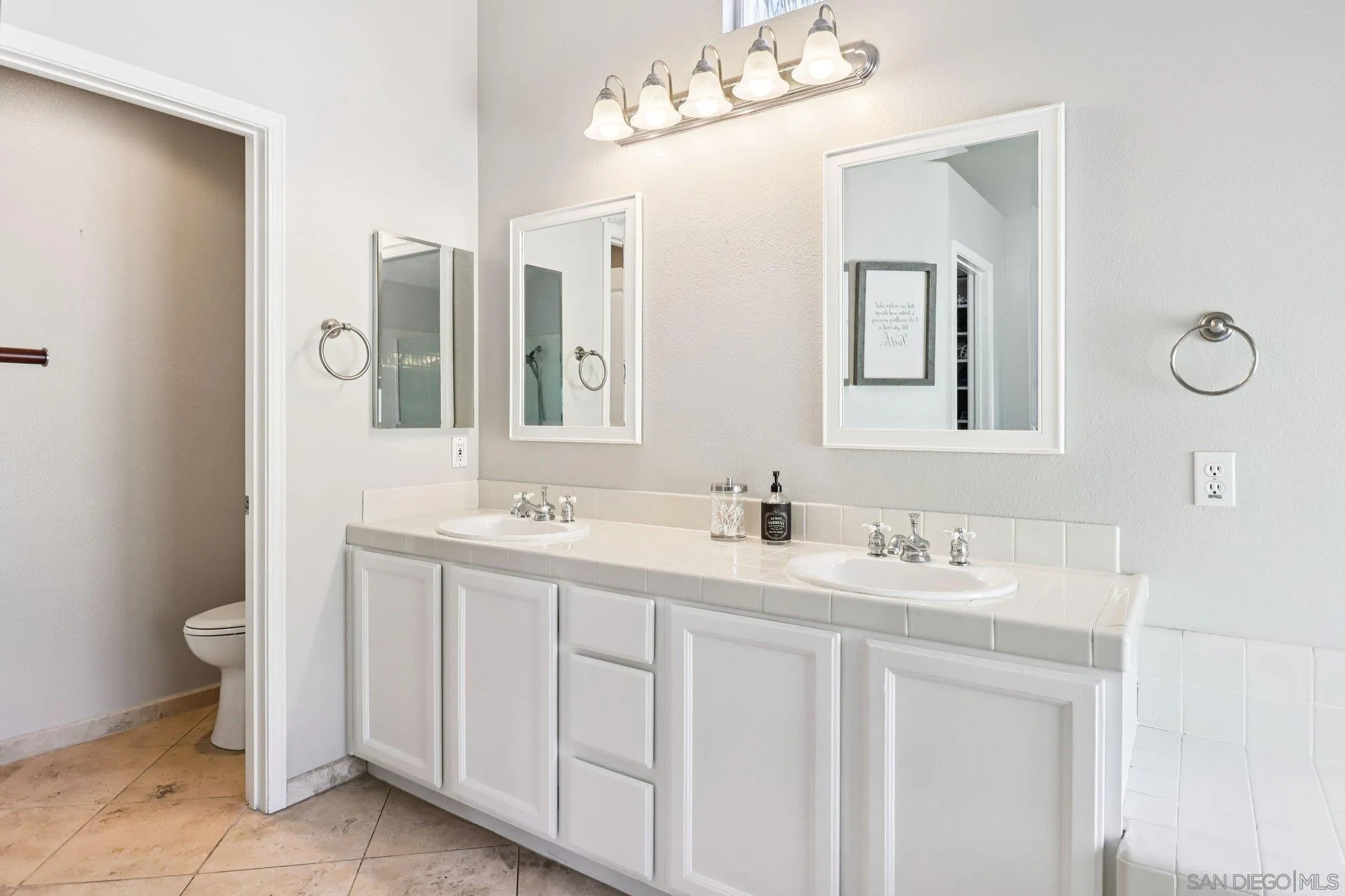 https://cdn.realtyfeed.com/cdn/127/260004654/2972848e1326c249435fda179202984c.webp
