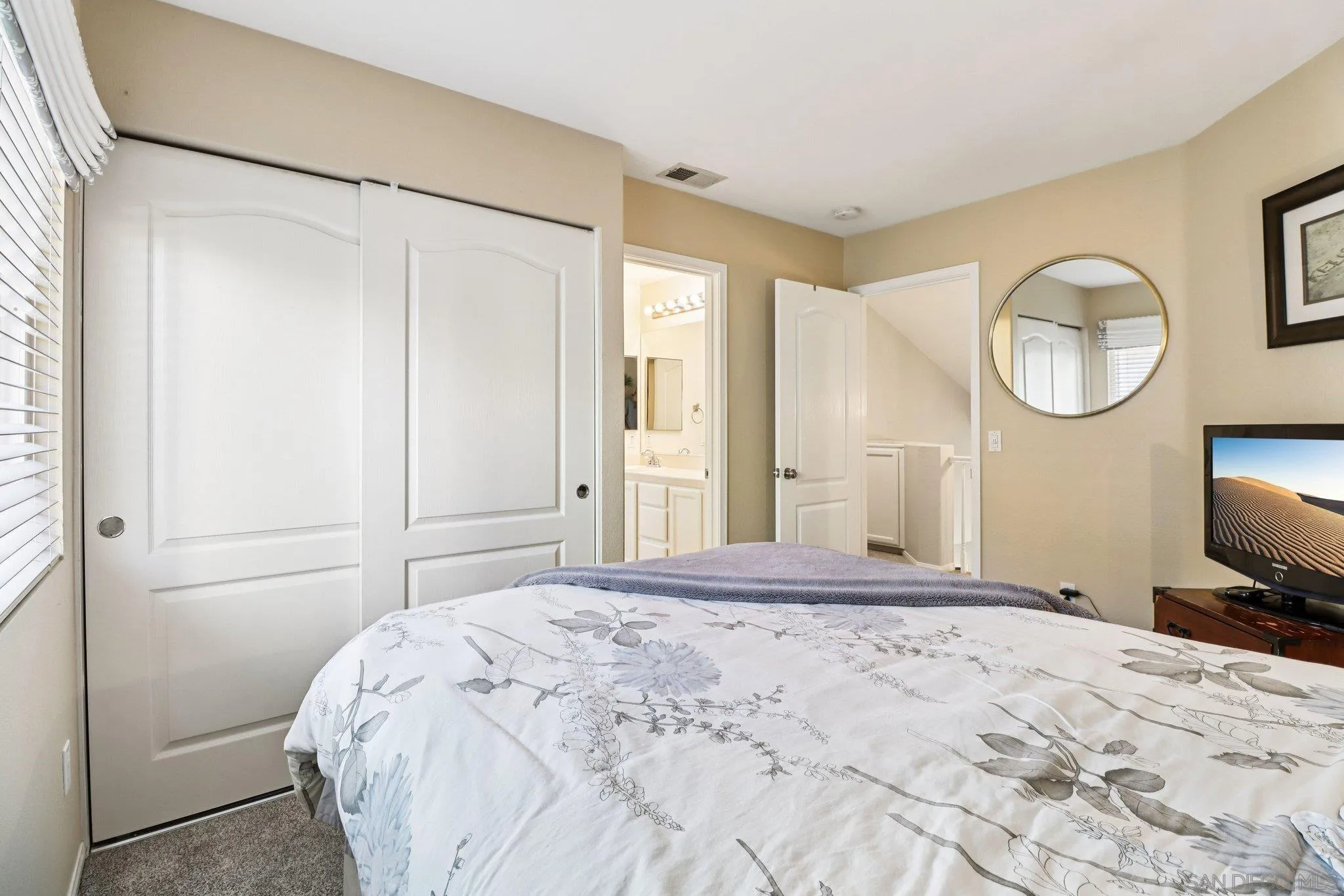 https://cdn.realtyfeed.com/cdn/127/260004654/430b537be0504b11806f5fa7964098d1.webp