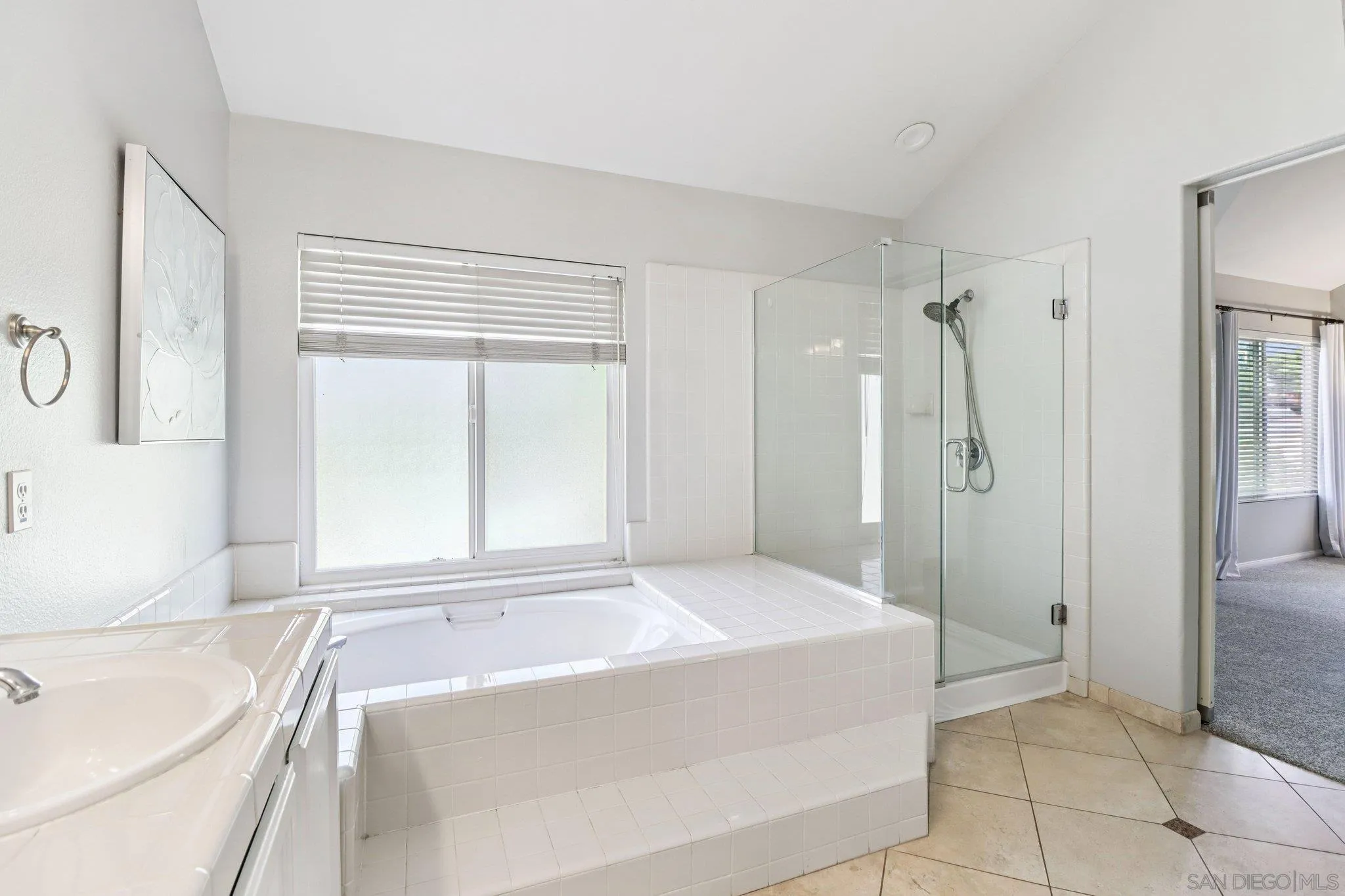 https://cdn.realtyfeed.com/cdn/127/260004654/7d516067ee6be00da8661bbe253f153a.webp