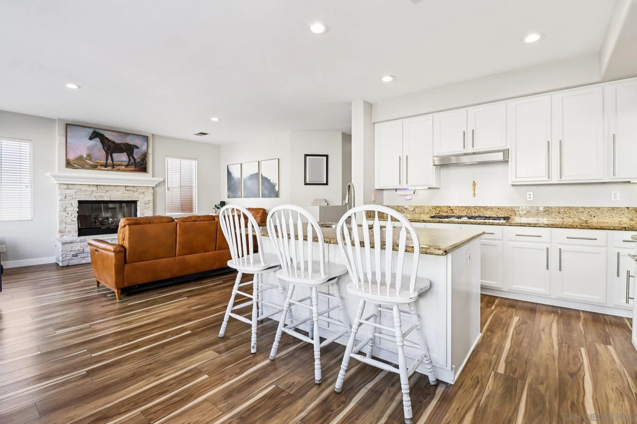 https://cdn.realtyfeed.com/cdn/127/260004654/b1eacb470986e4edcee784592602f52b.webp