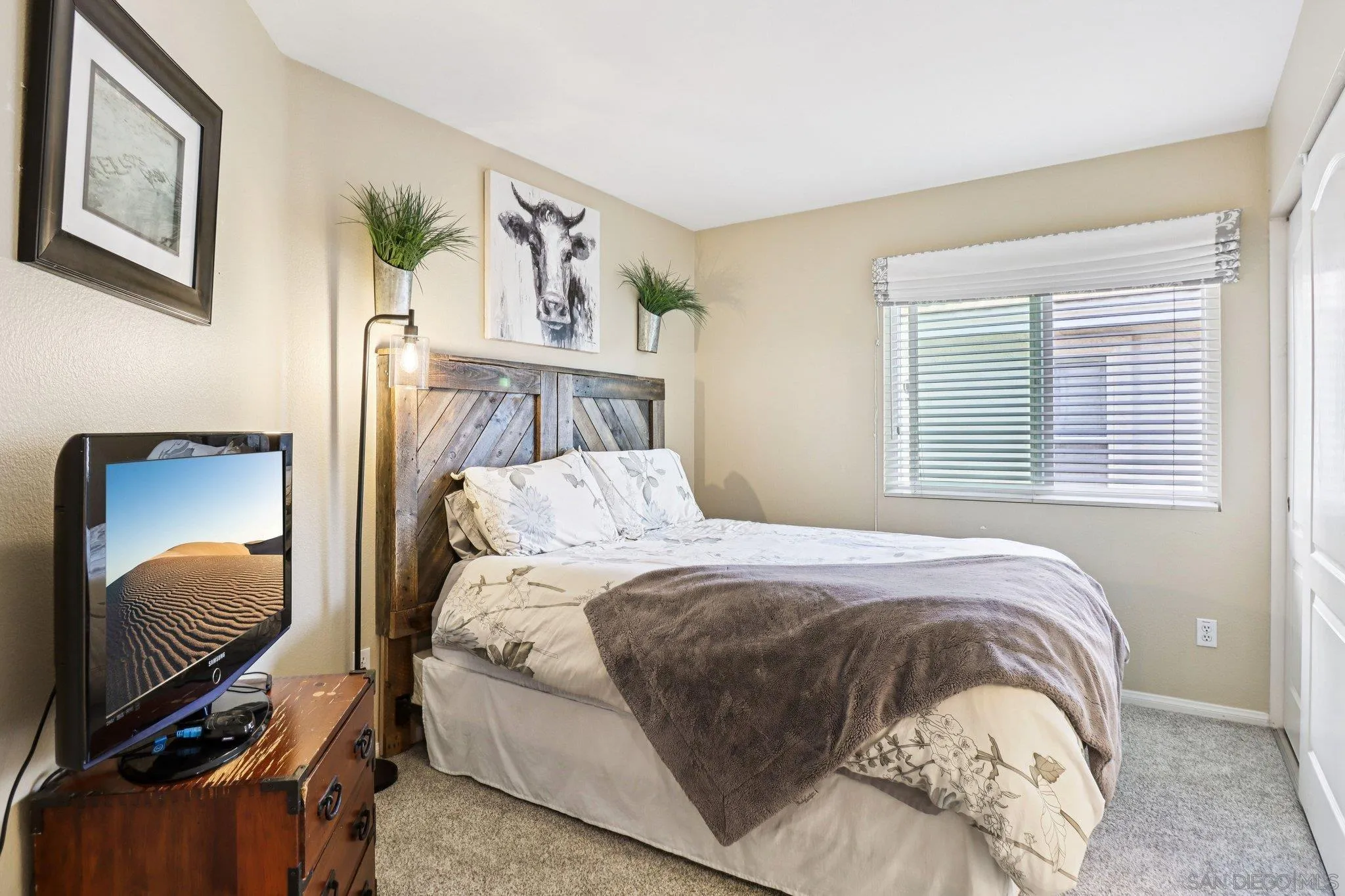 https://cdn.realtyfeed.com/cdn/127/260004654/c93d76390e11c6a15182b87808685212.webp