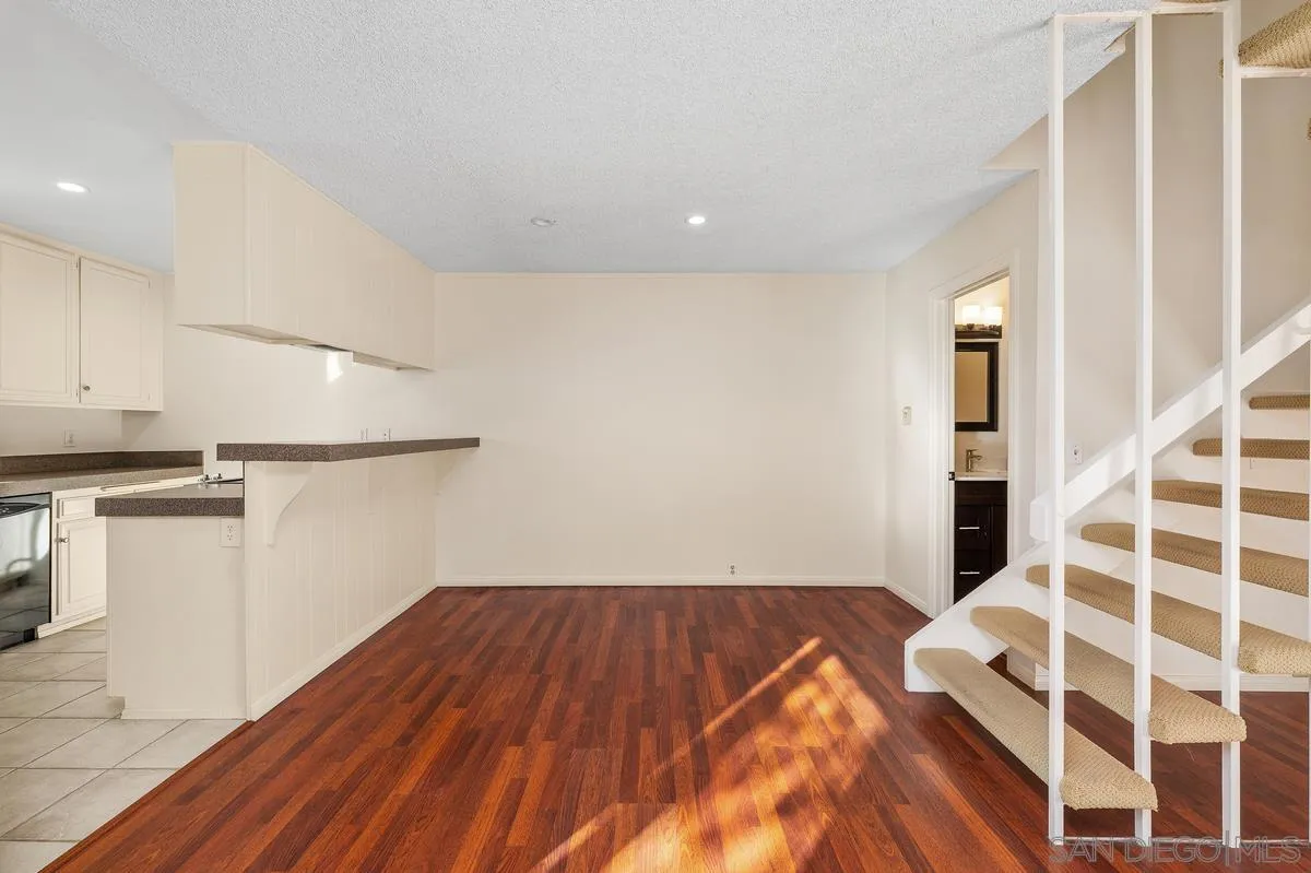 Photo #11: 260004658 Listing: Photo #11